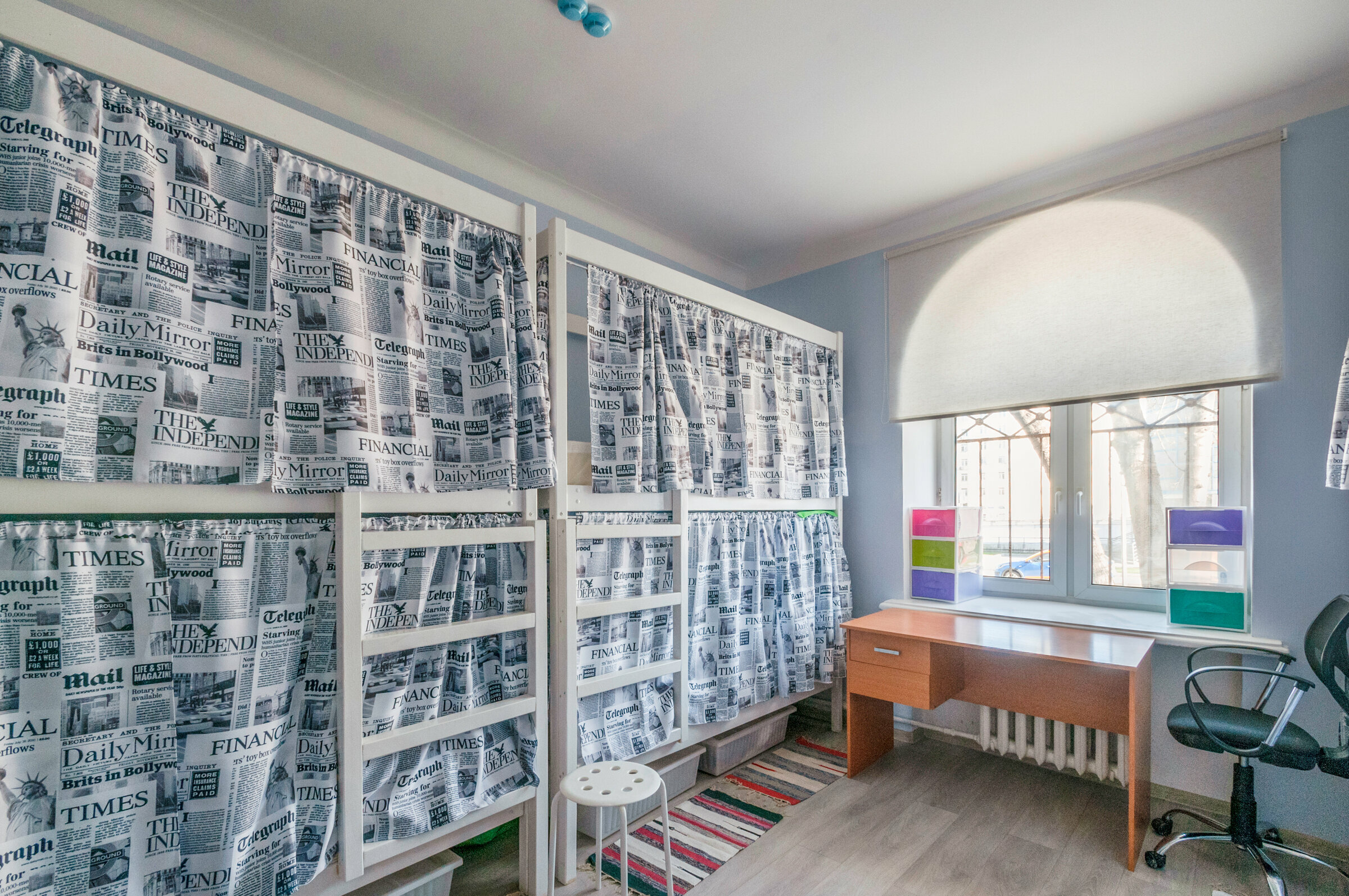 Спальное место на двухъярусной кровати в общем номере для женщин