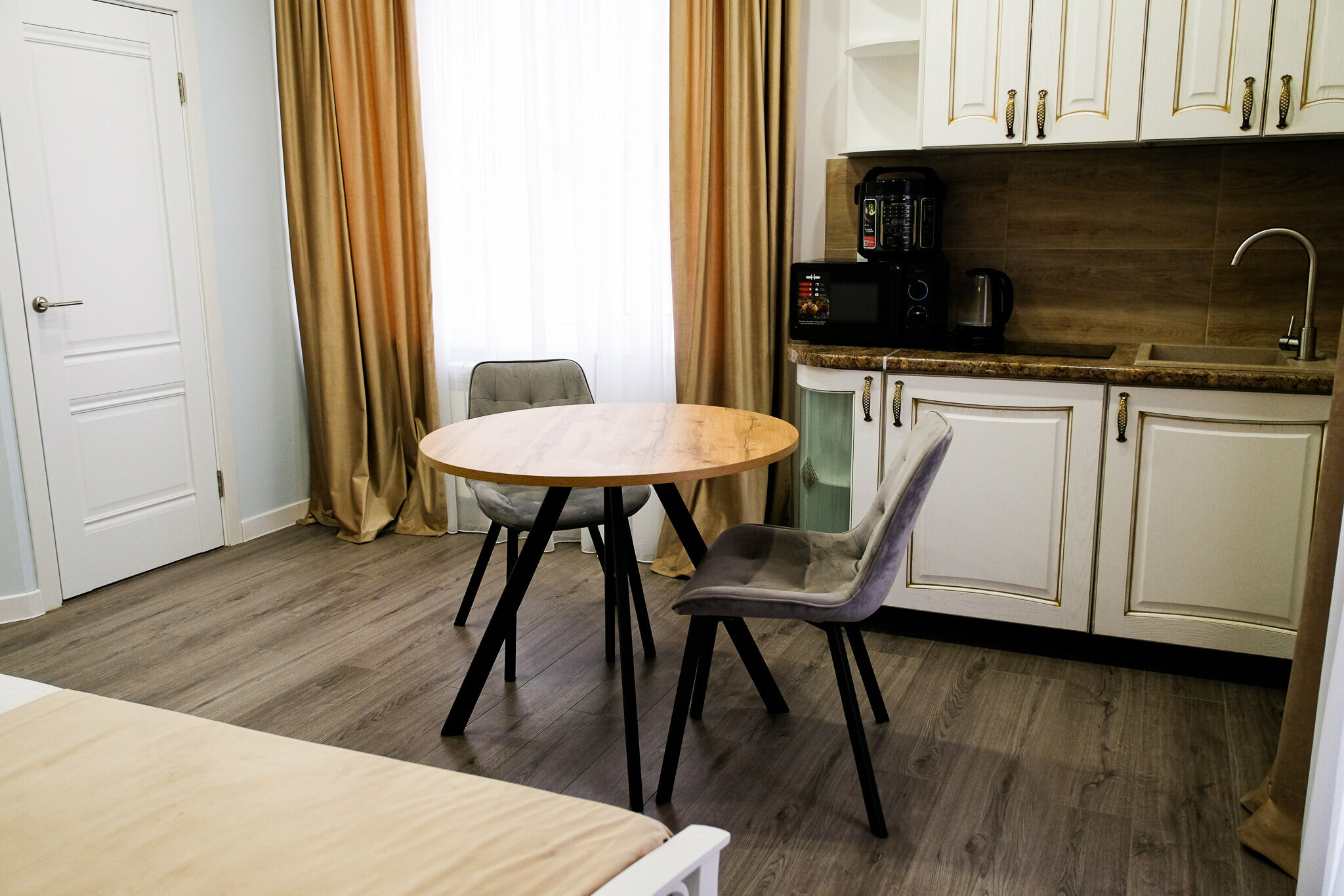 Апартаменты с балконом