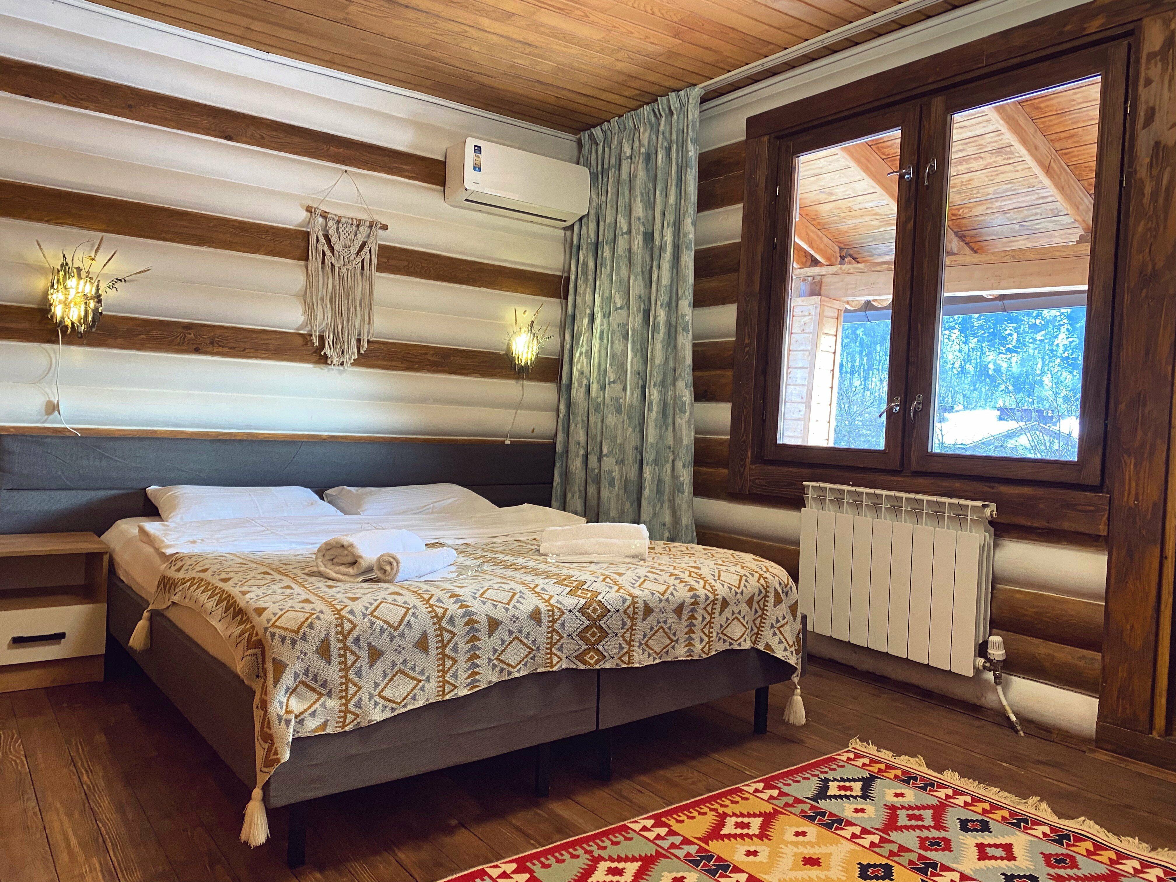 Двухместный номер с 1 кроватью или 2 отдельными кроватями, вид на горы