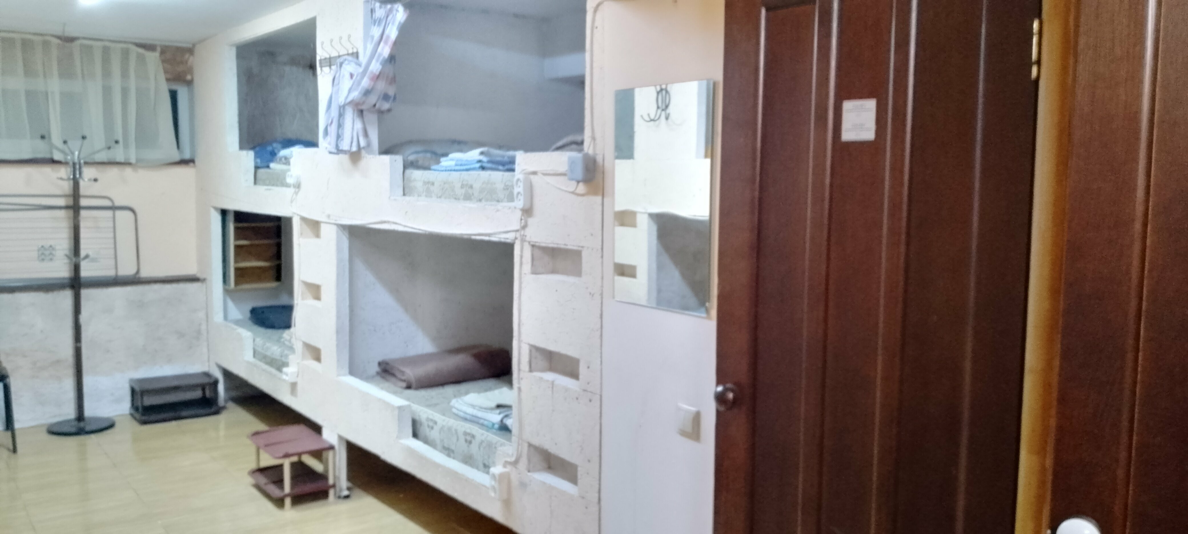 Кровать в общем 8-местном номере