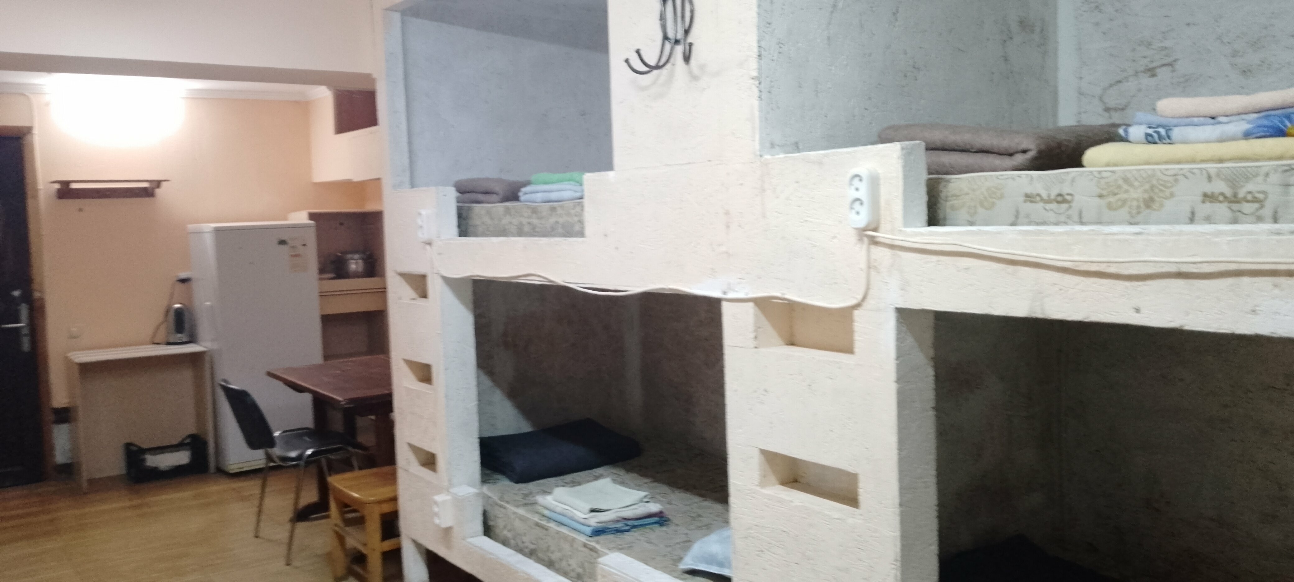 Кровать в общем 8-местном номере