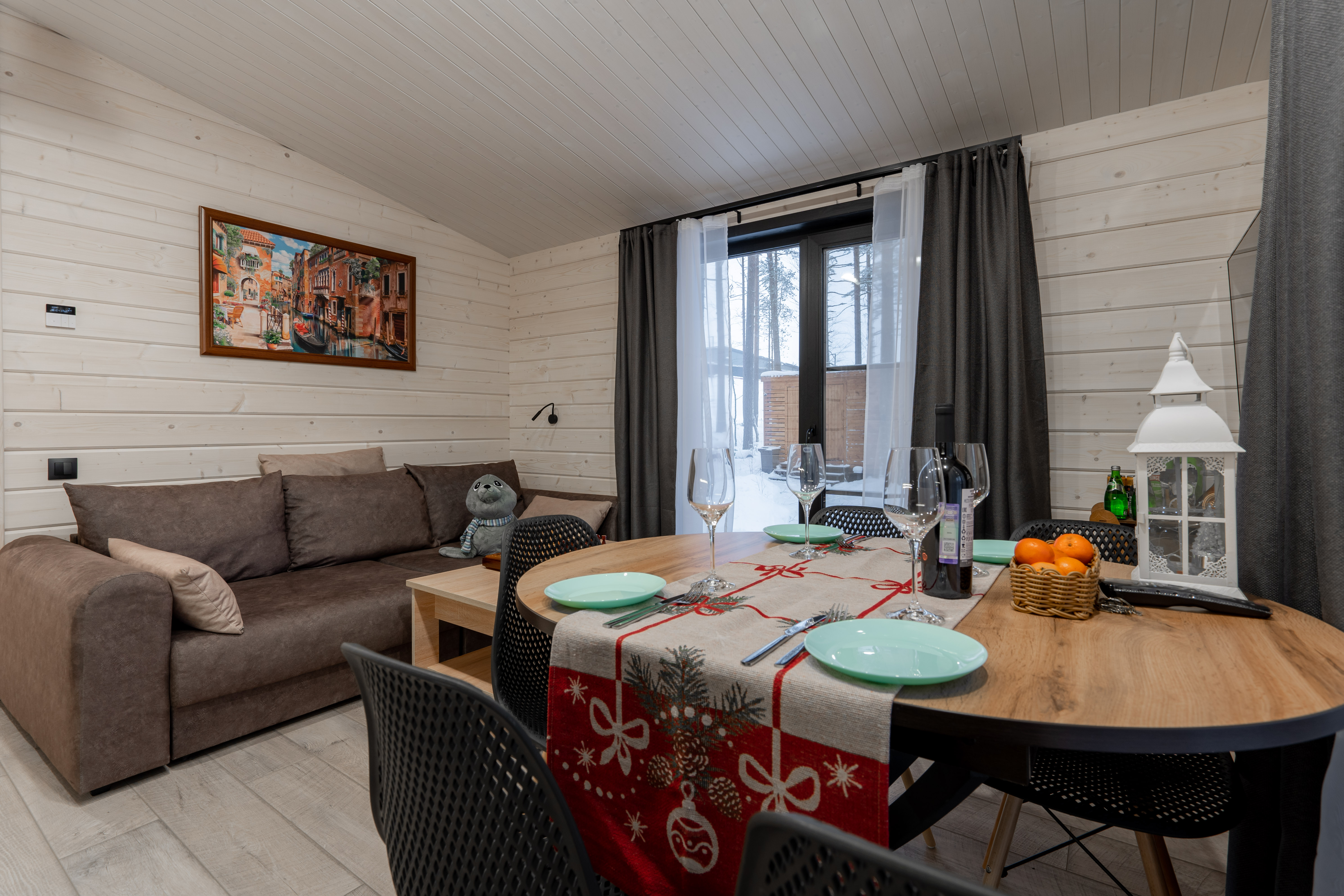 Коттедж с собственным бассейном