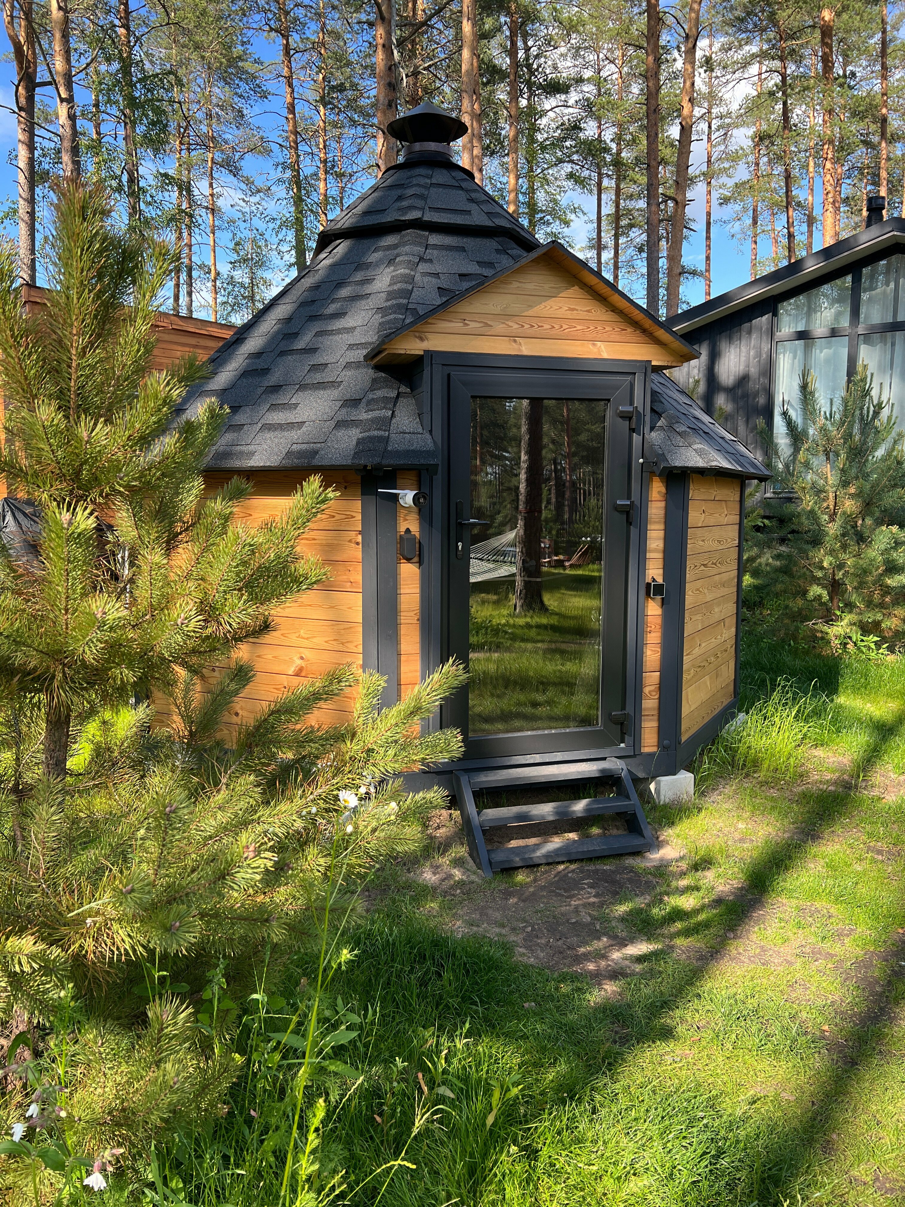 Коттедж с собственным бассейном