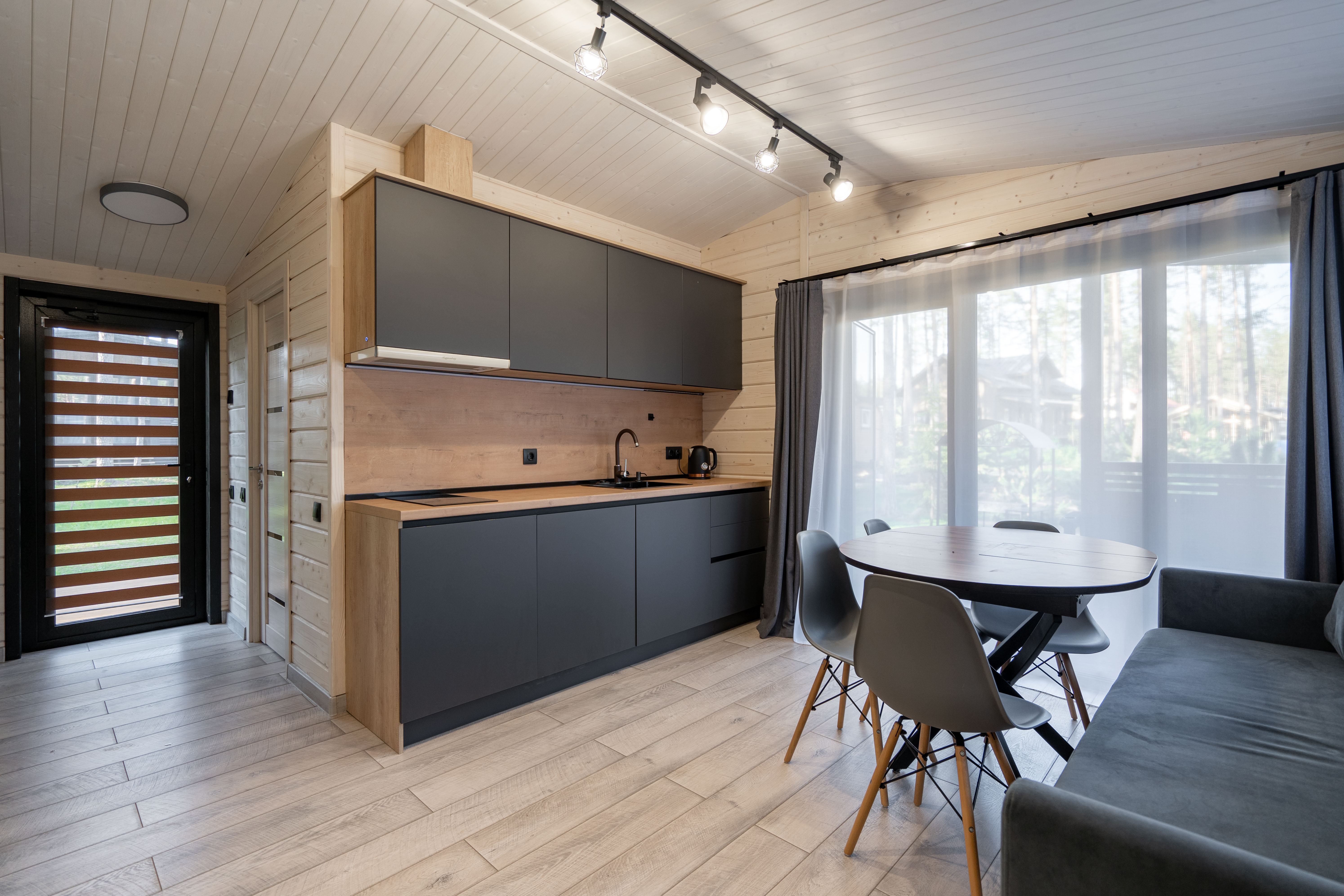 Коттедж с собственным бассейном