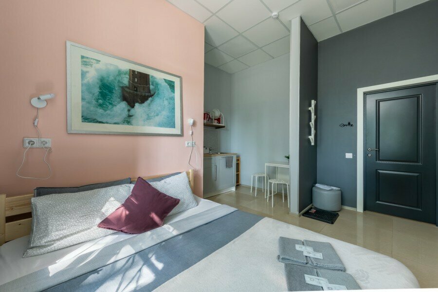 Номер-студия с кроватью размера «queen-size»