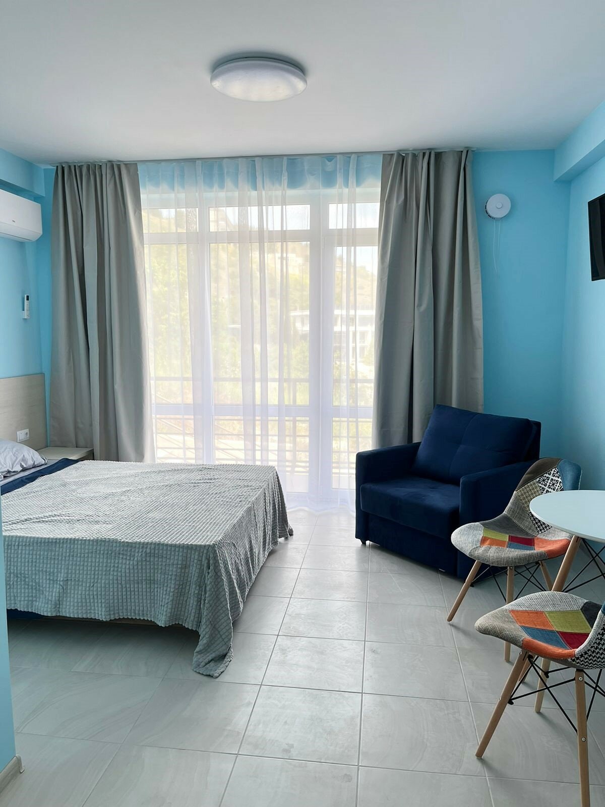 Трехместный номер с видом на море