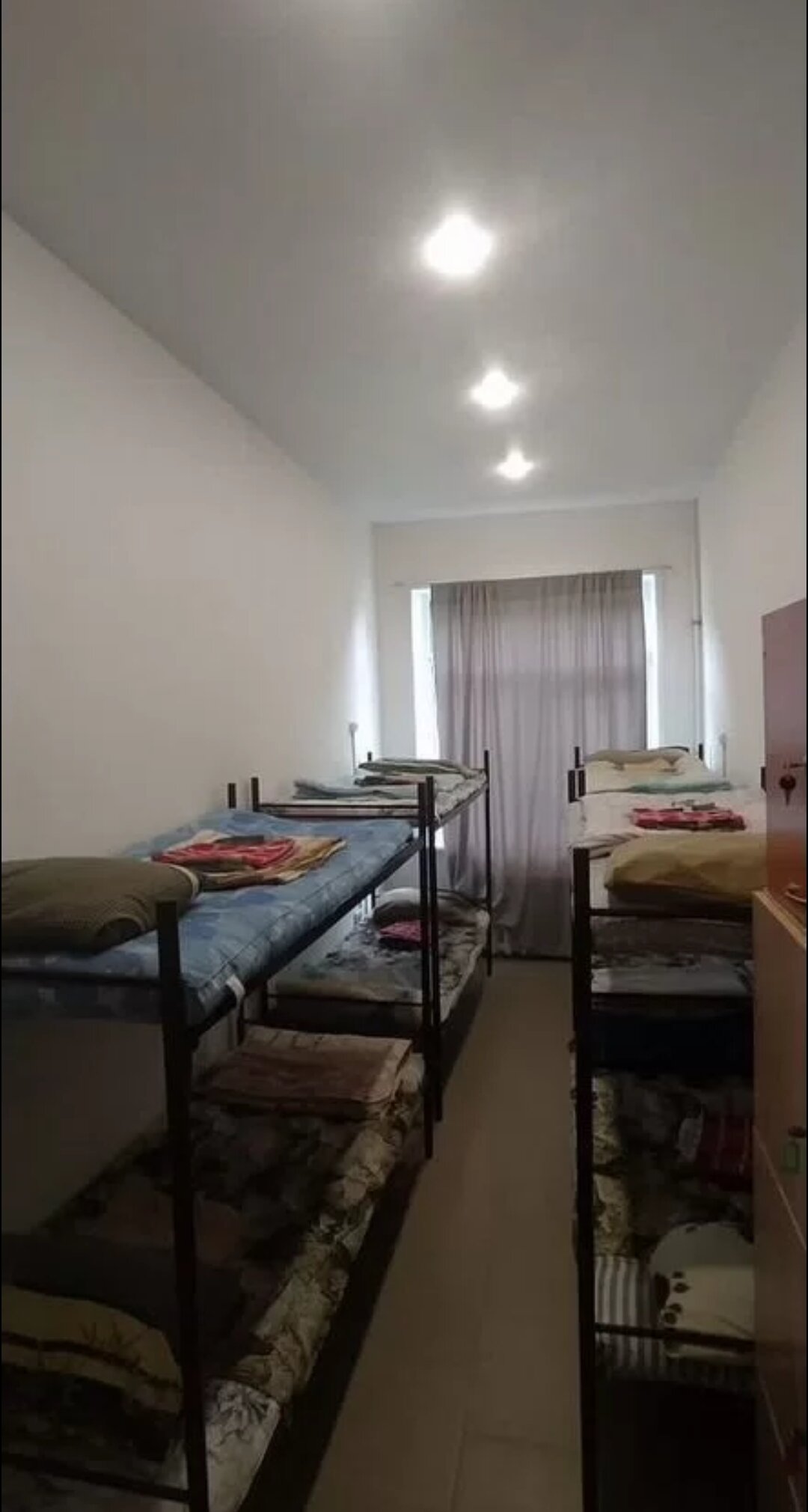 Общий номер для женщин с 8 кроватями