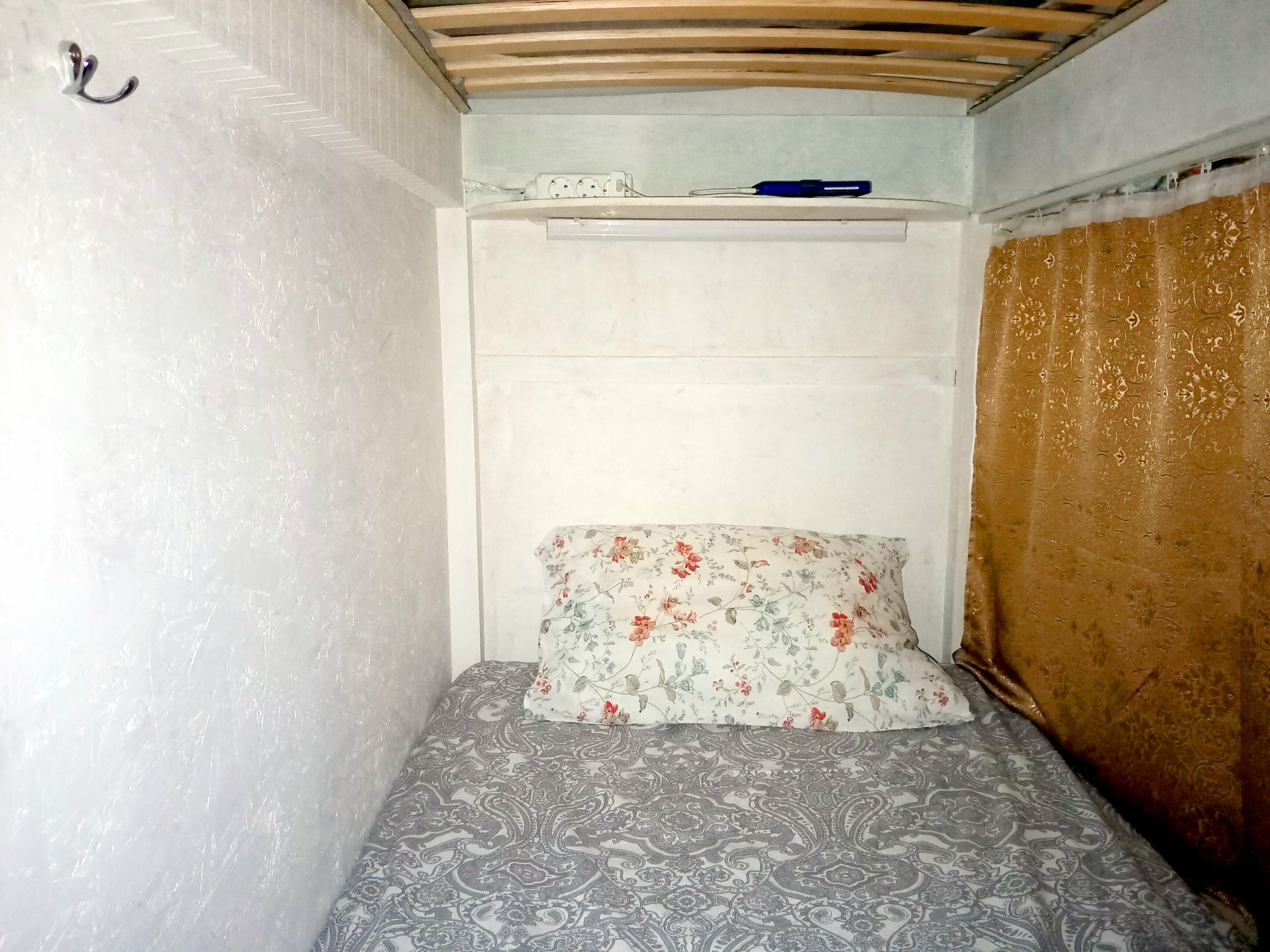 Четырехместный номер с общей ванной комнатой