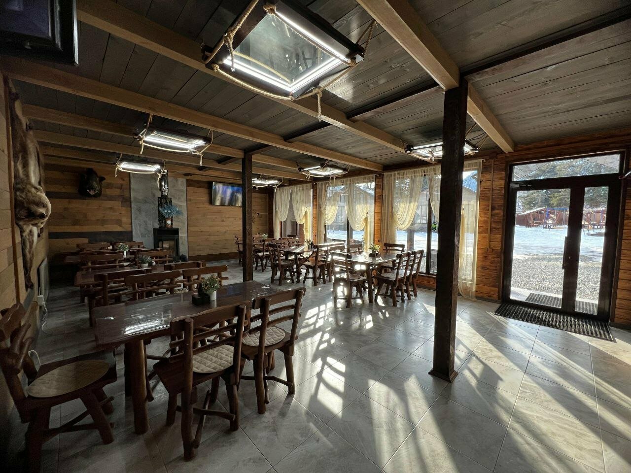 Семейный номер с видом на горы