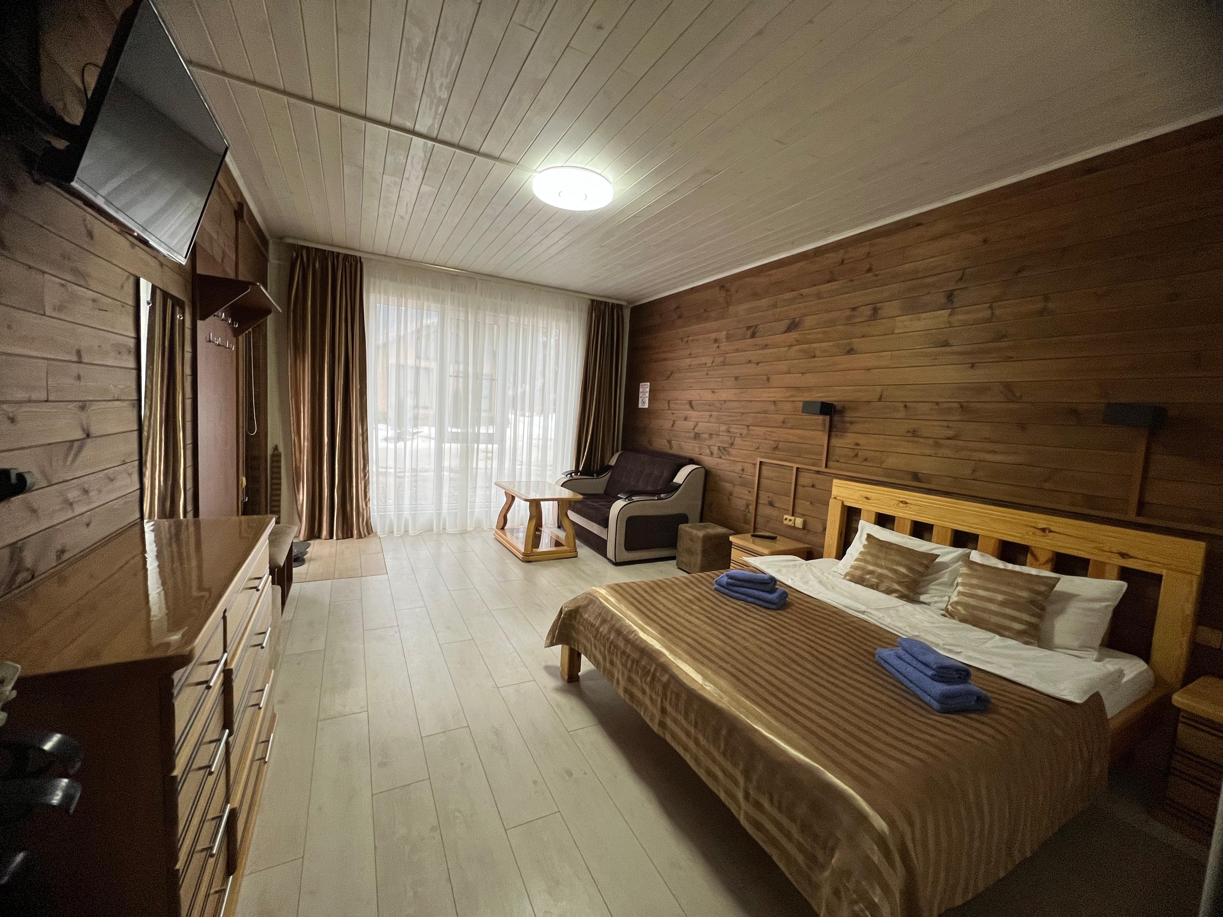 Четырехместный номер с видом на горы