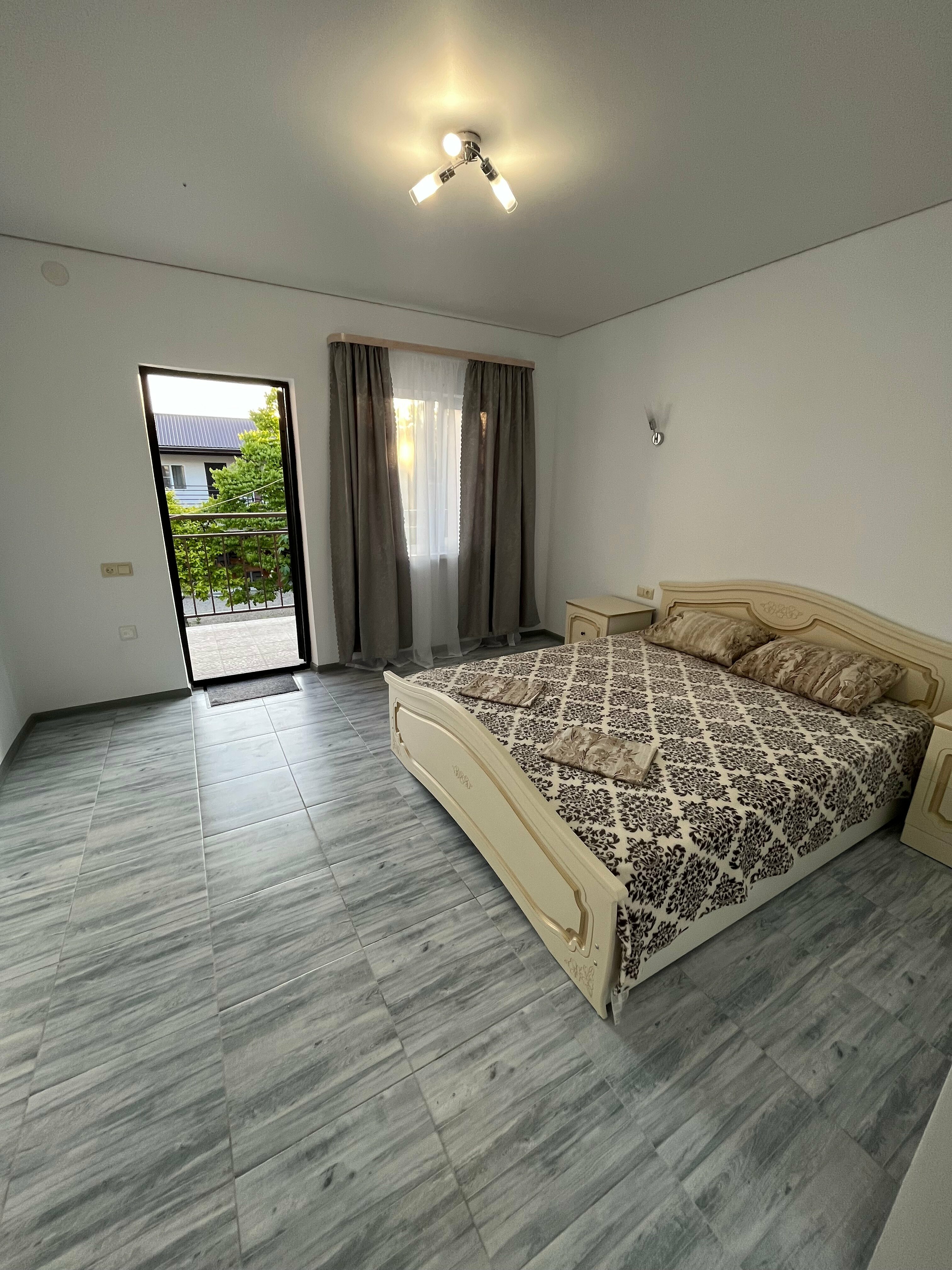 Большой двухместный номер с 1 кроватью