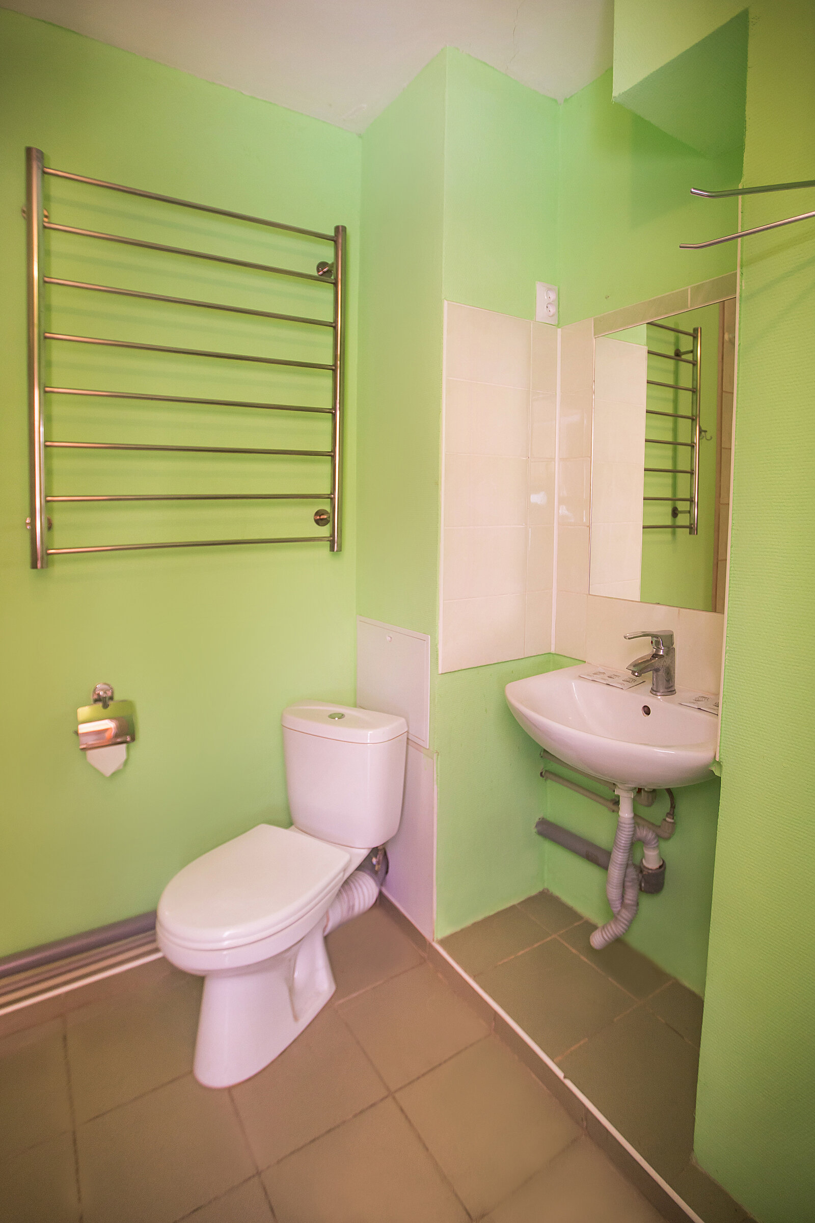 Кровать в общем 4-местном номере для мужчин и женщин