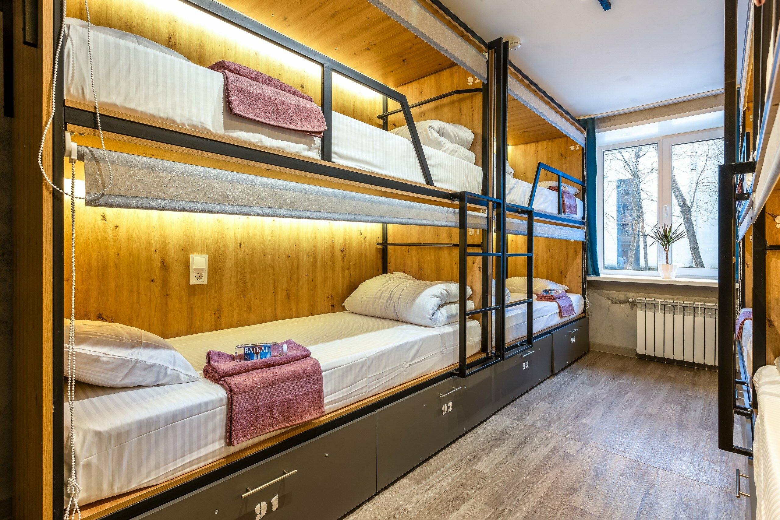 1. Кровать в общем 8-местном номере для мужчин