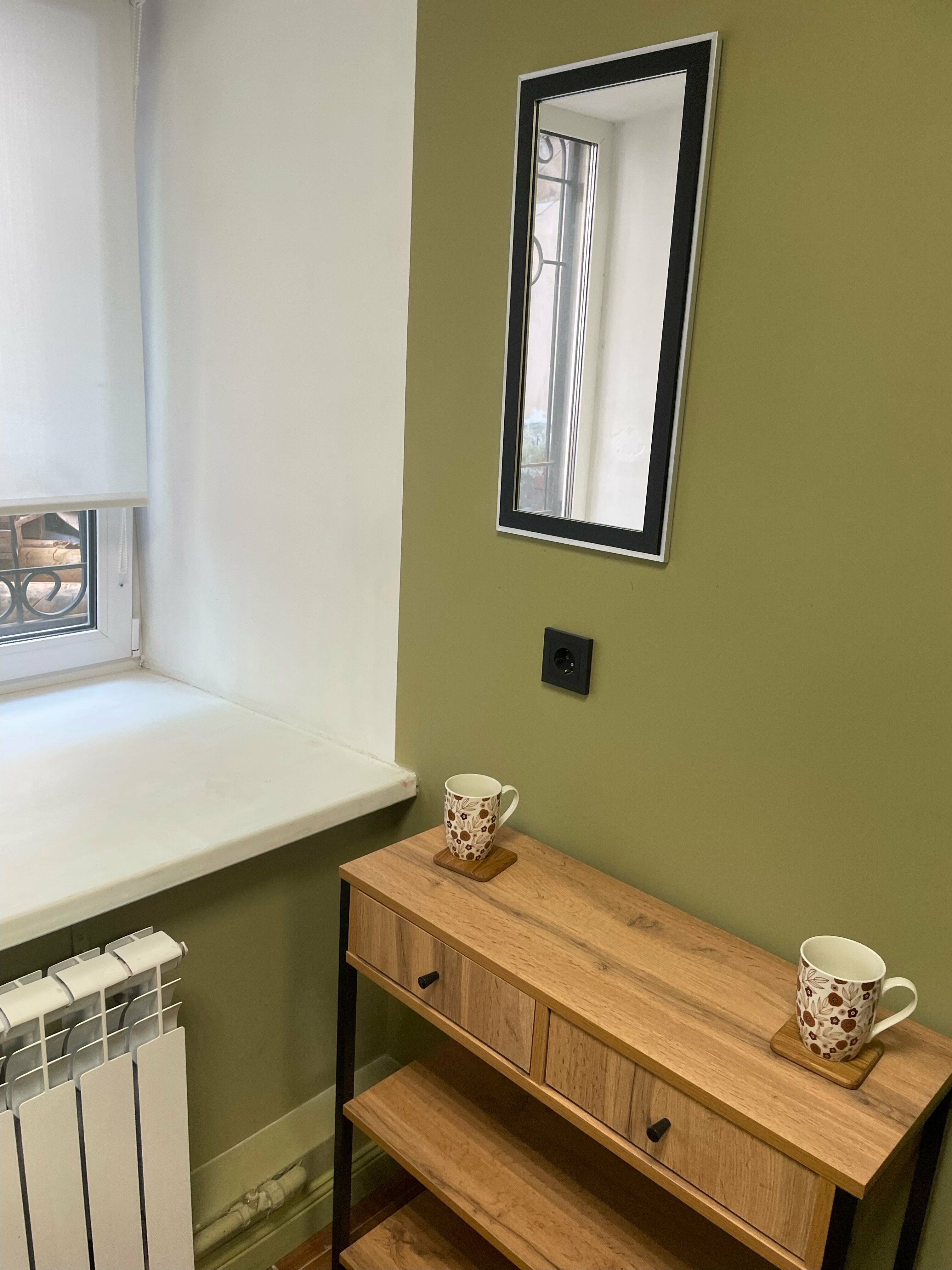 Стандартный двухместный номер с 2 отдельными кроватями и общей ванной комнатой