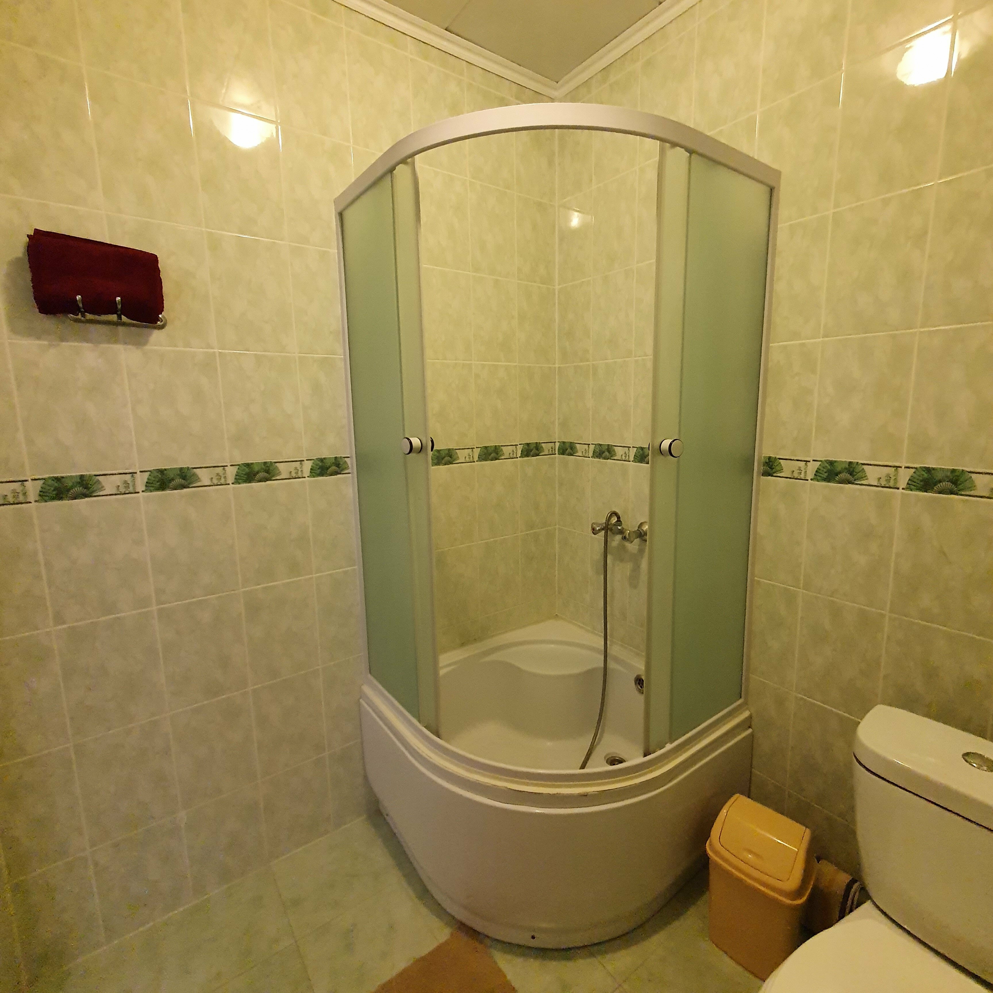 Трехместный номер с душем