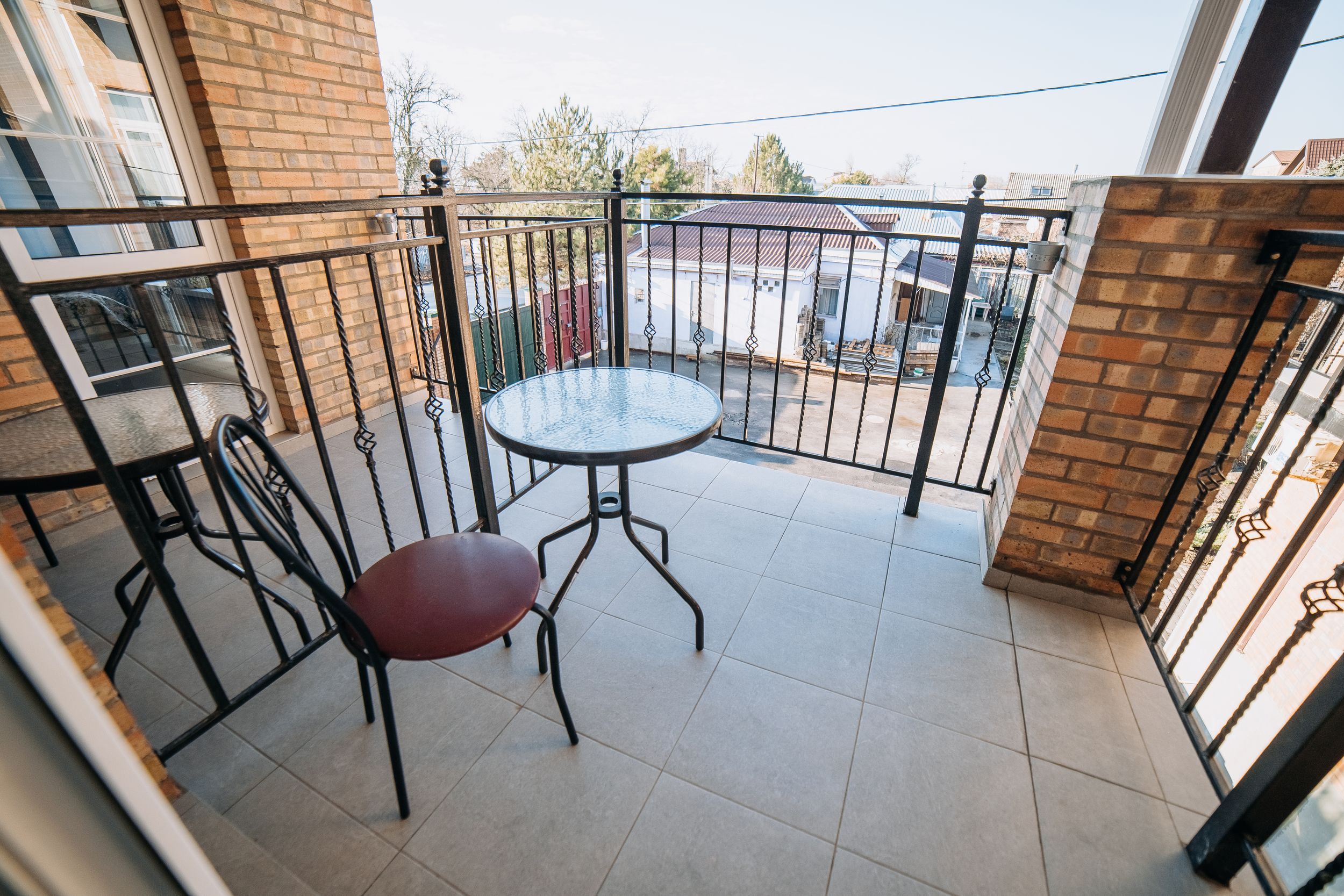 Трехместный номер с балконом