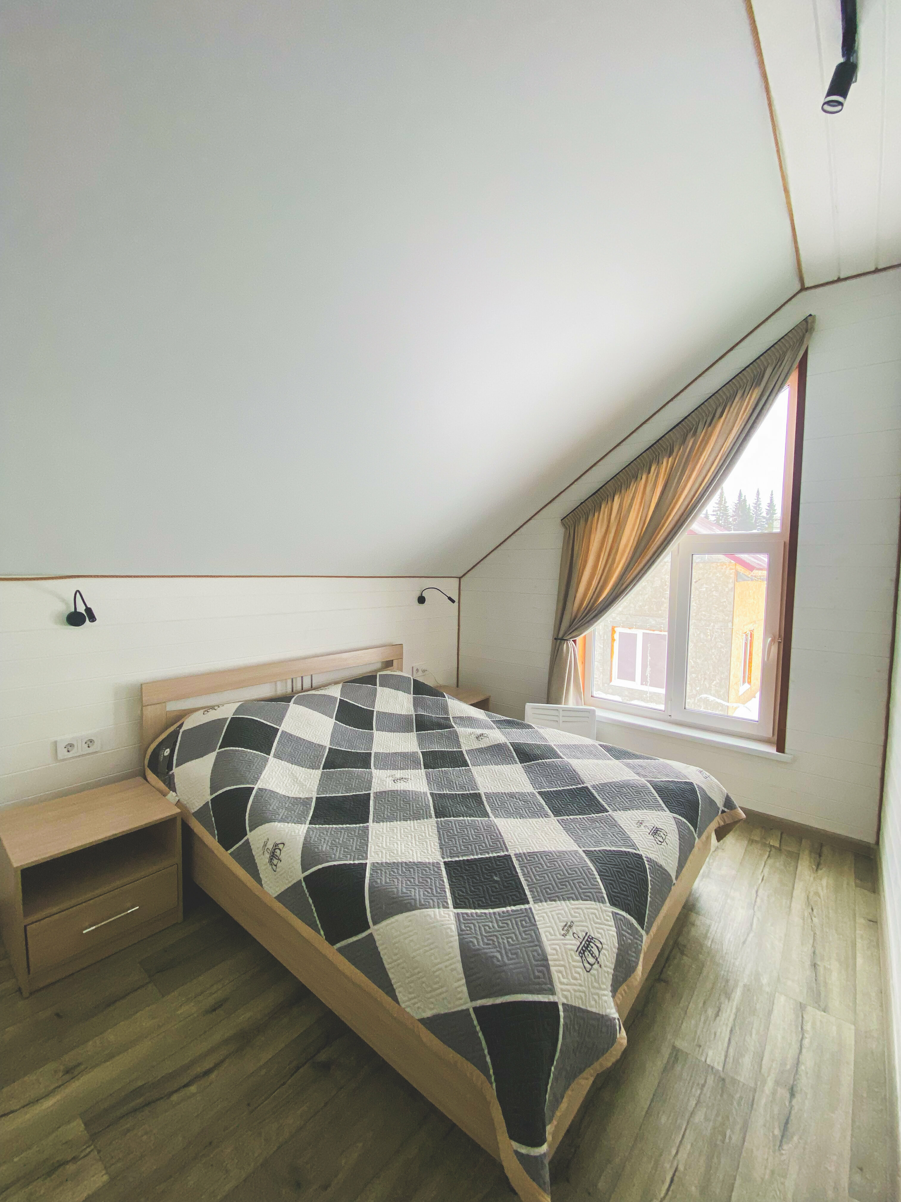 Семейный номер с видом на горы