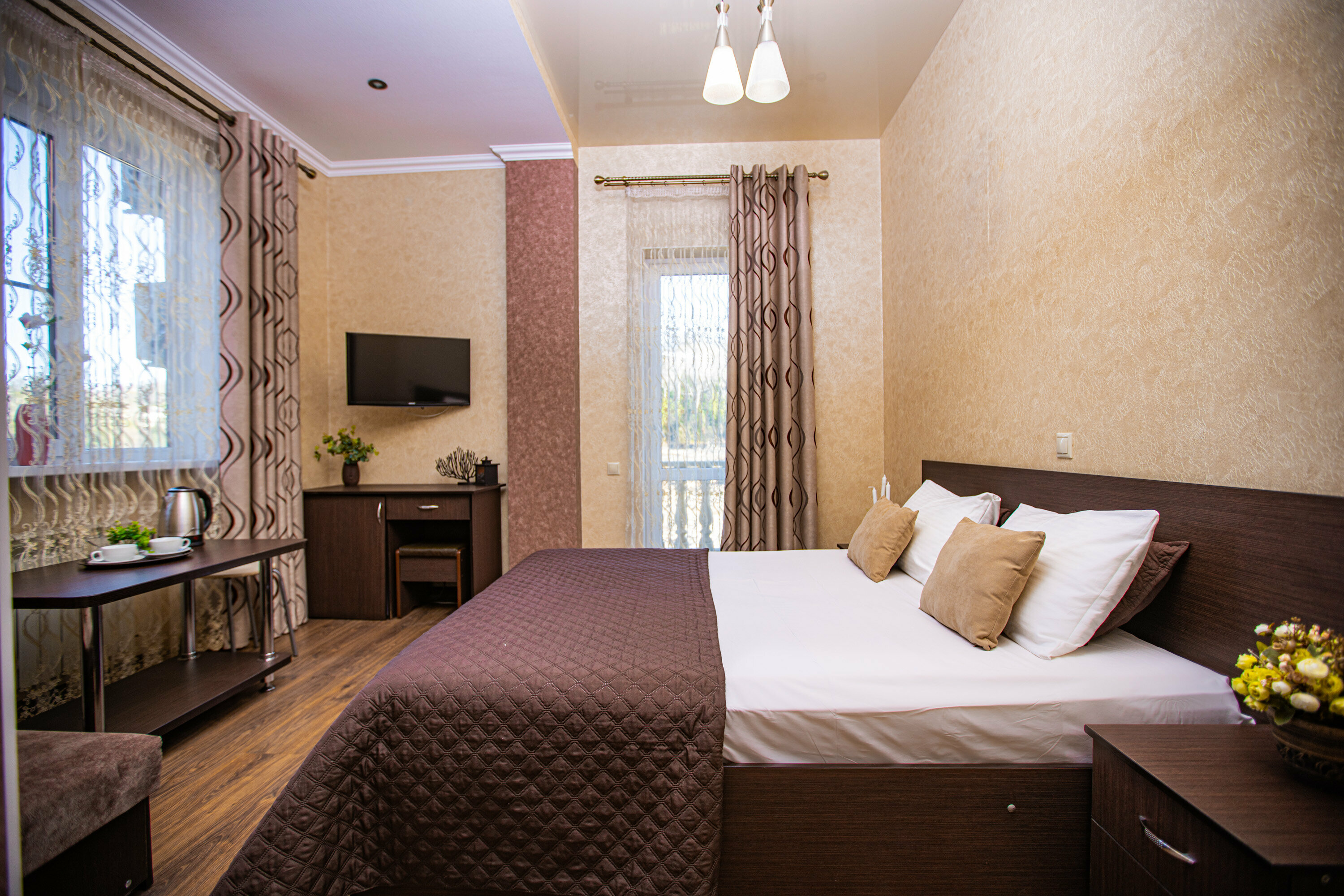 Комфорт с двуспальной кроватью и балконом