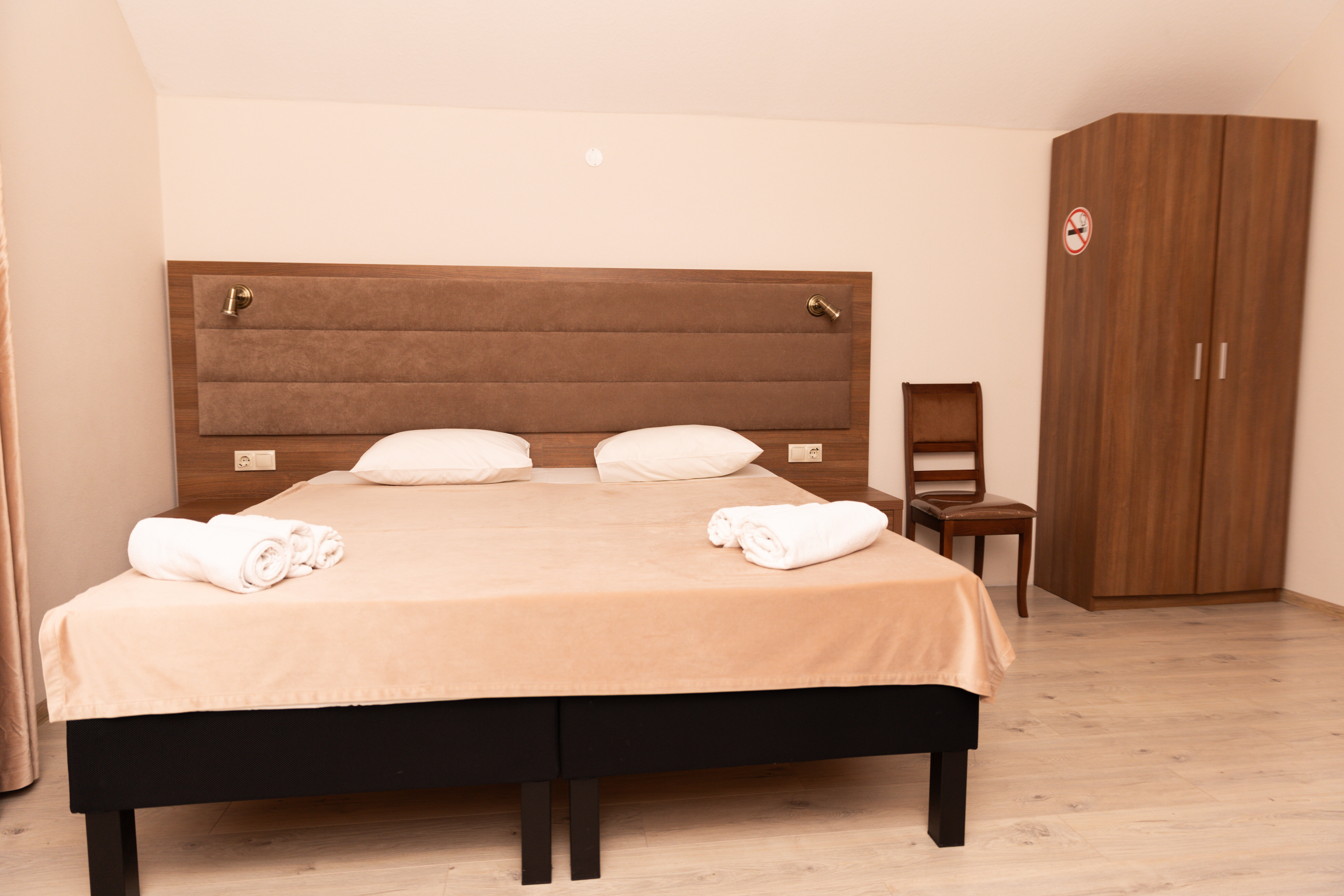 Улучшенный номер с кроватью размера «king-size» или 2 отдельными кроватями