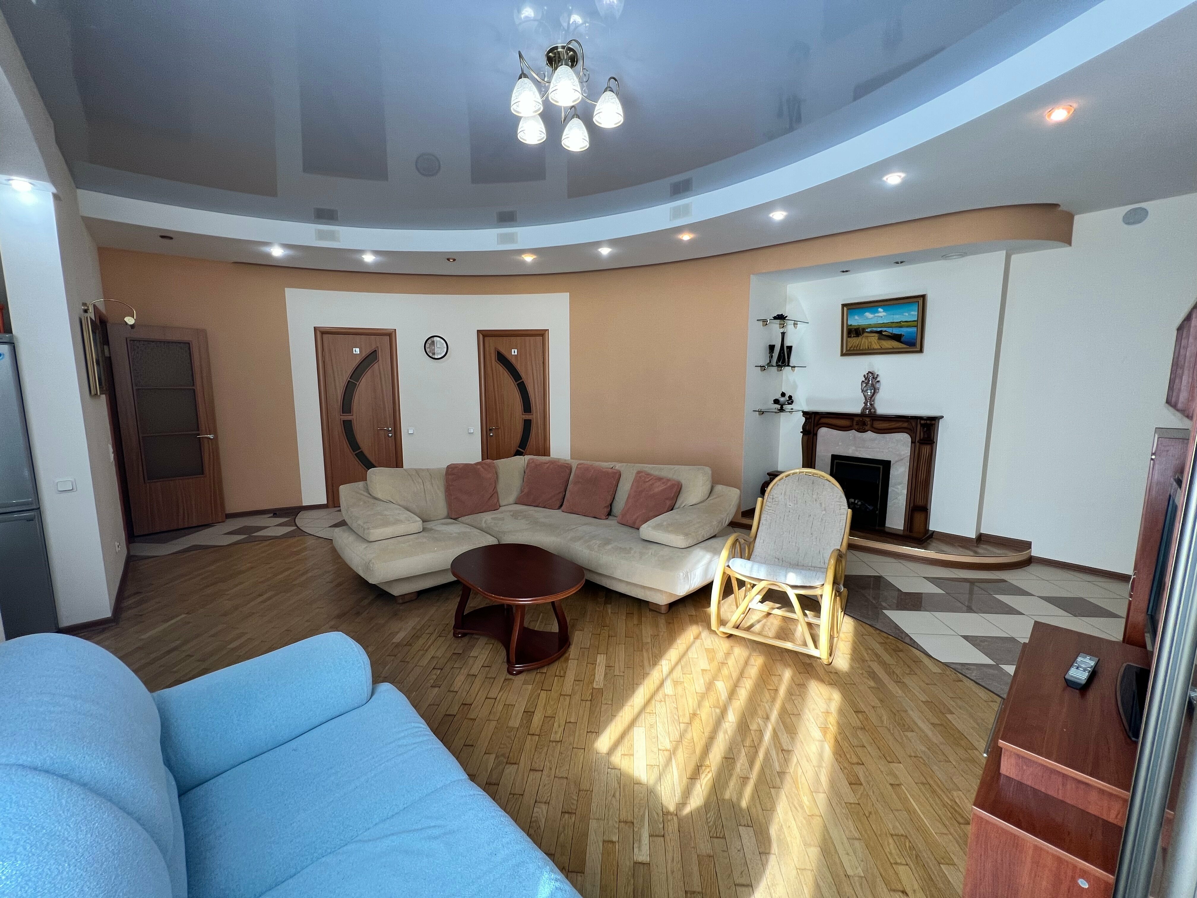 Трехкомнатные апартаменты с сауной и джакузи