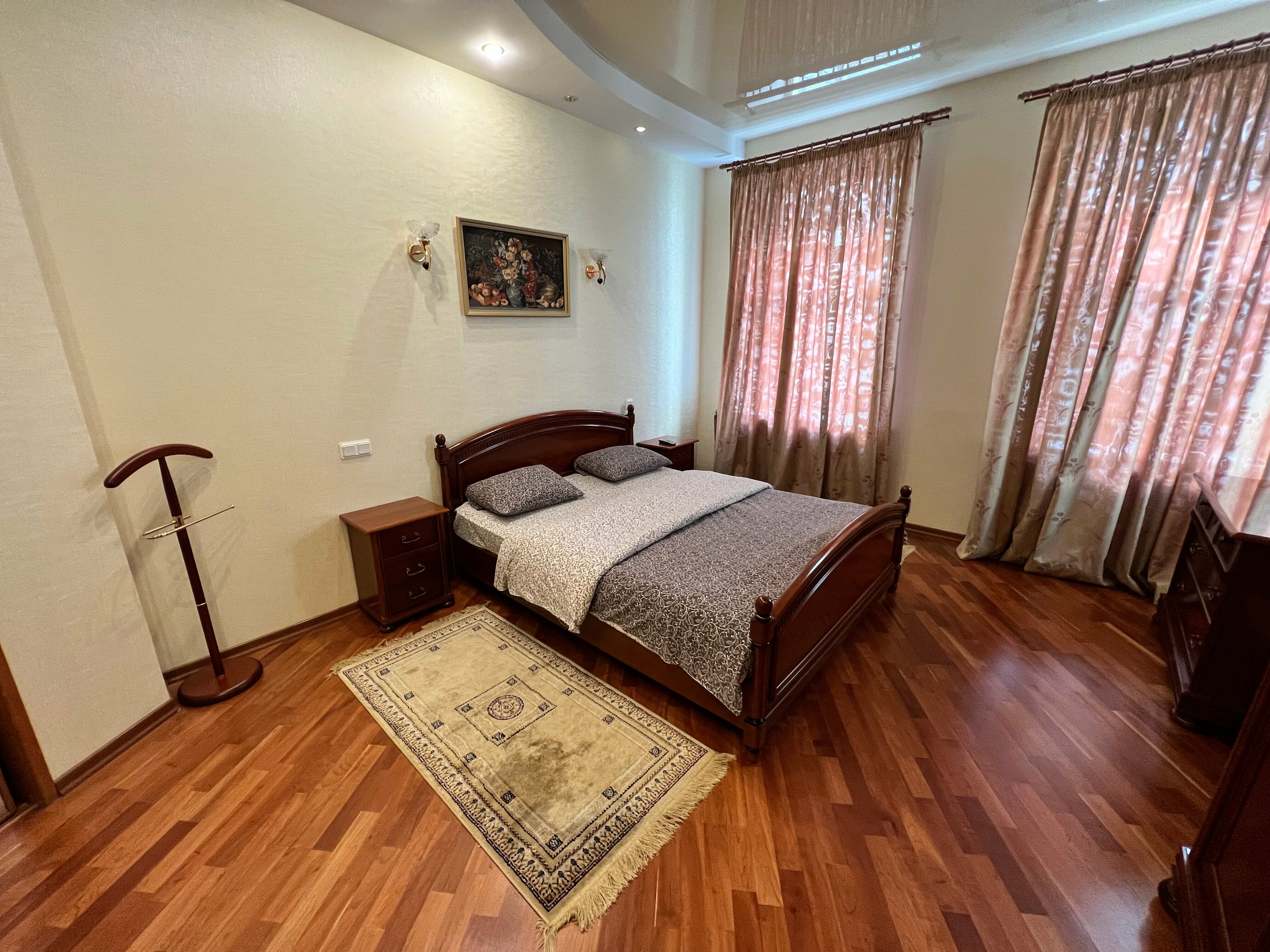 Трехкомнатные апартаменты с сауной и джакузи