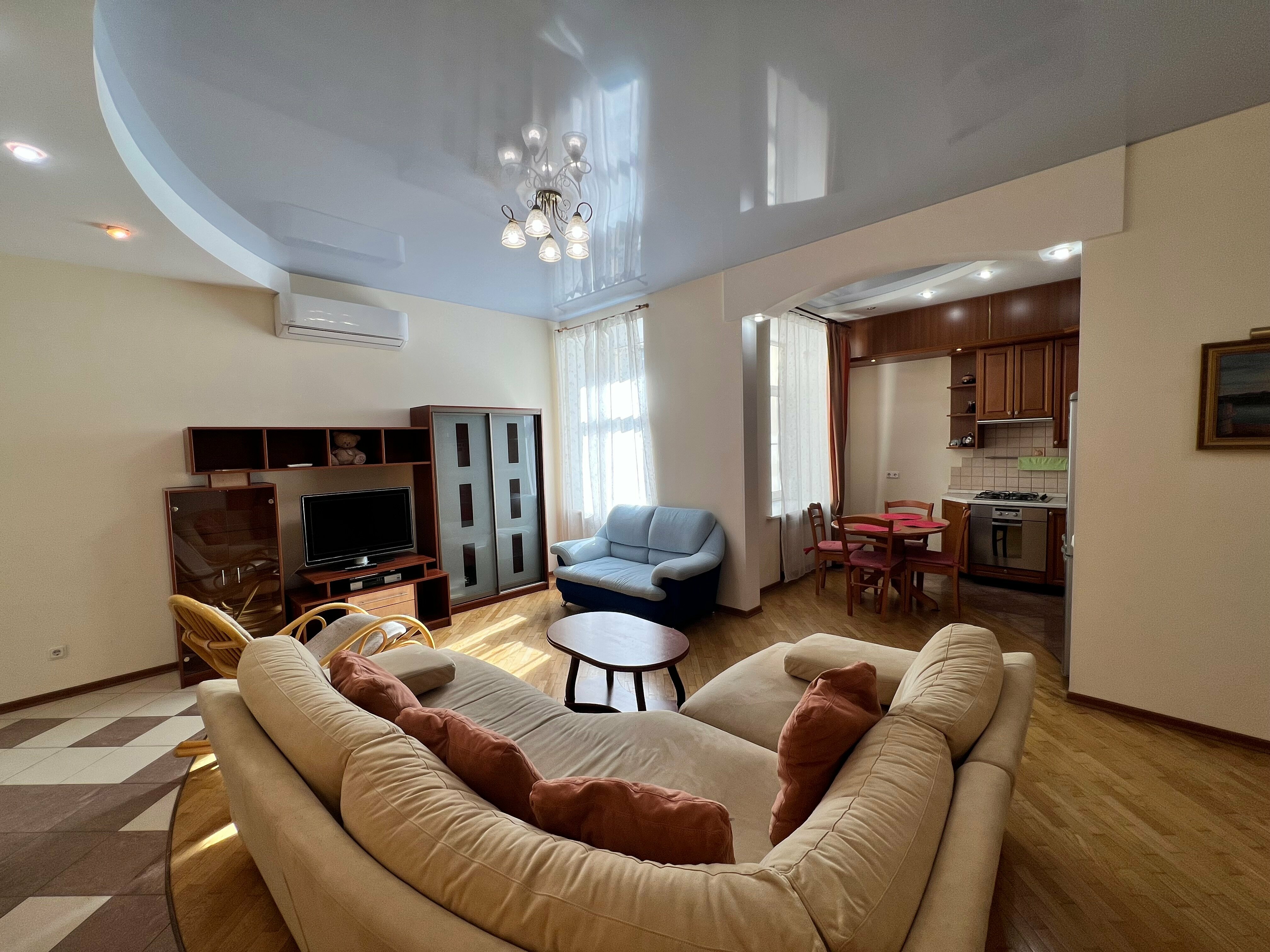 Трехкомнатные апартаменты с сауной и джакузи