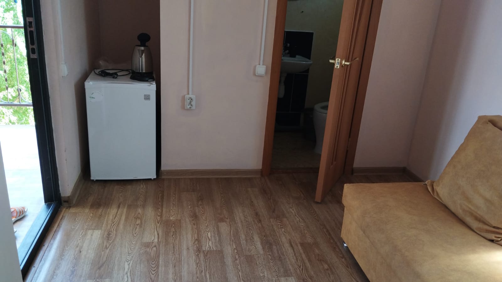 Cемейный номер с собственной ванной комнатой