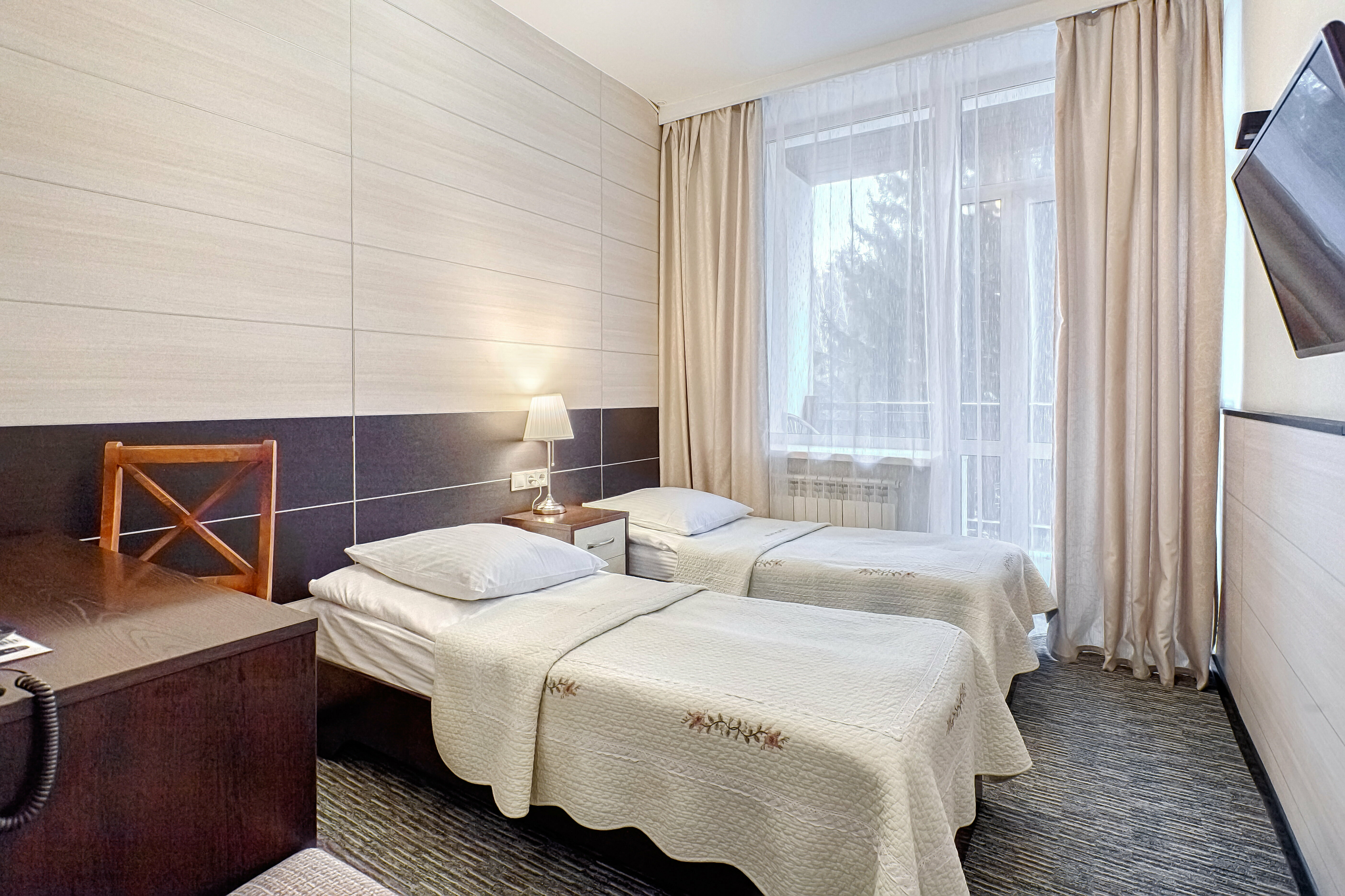 Стандартный двухместный номер с 1 кроватью или 2 отдельными кроватями и балконом