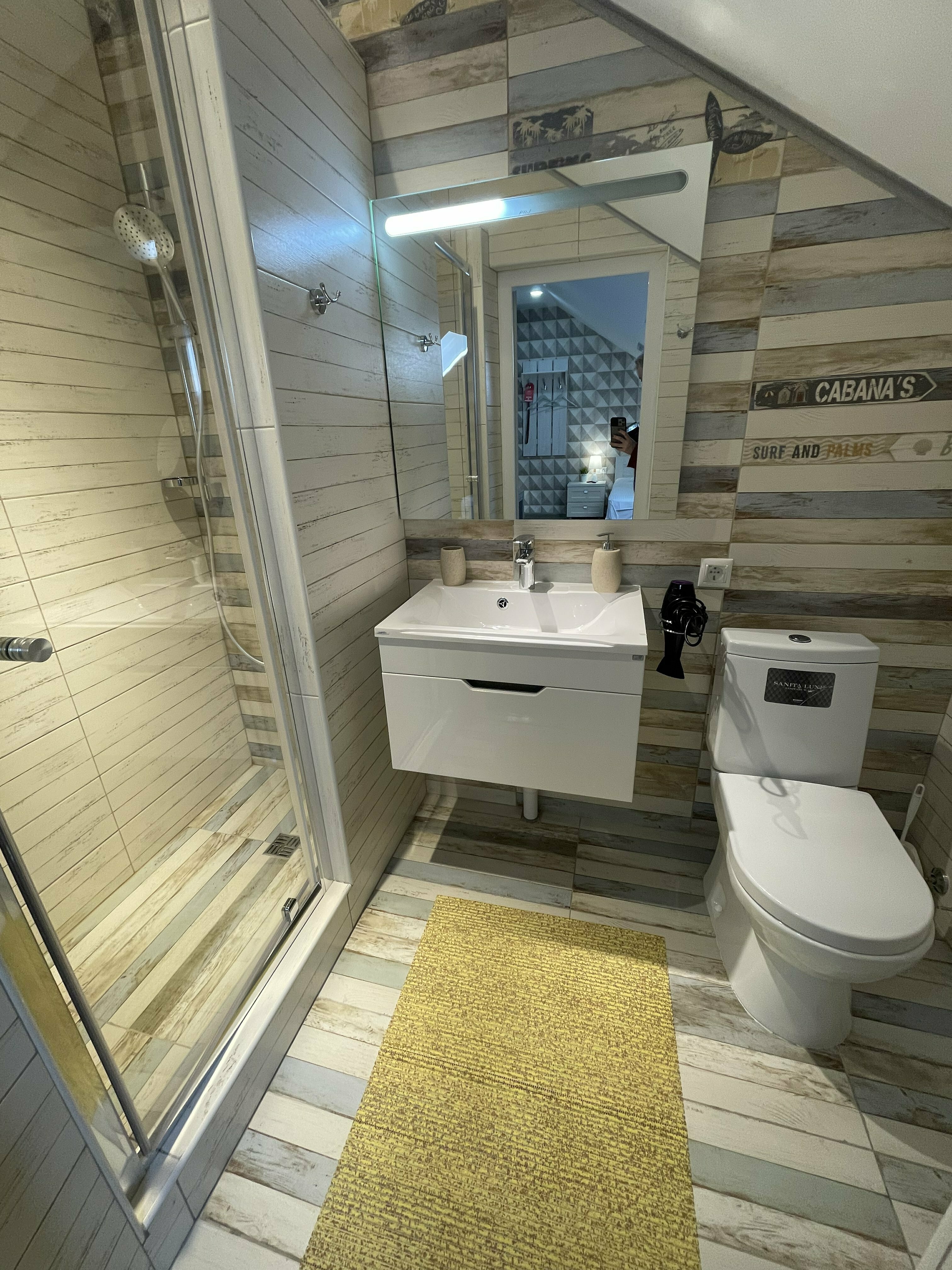 Улучшенный трехместный номер