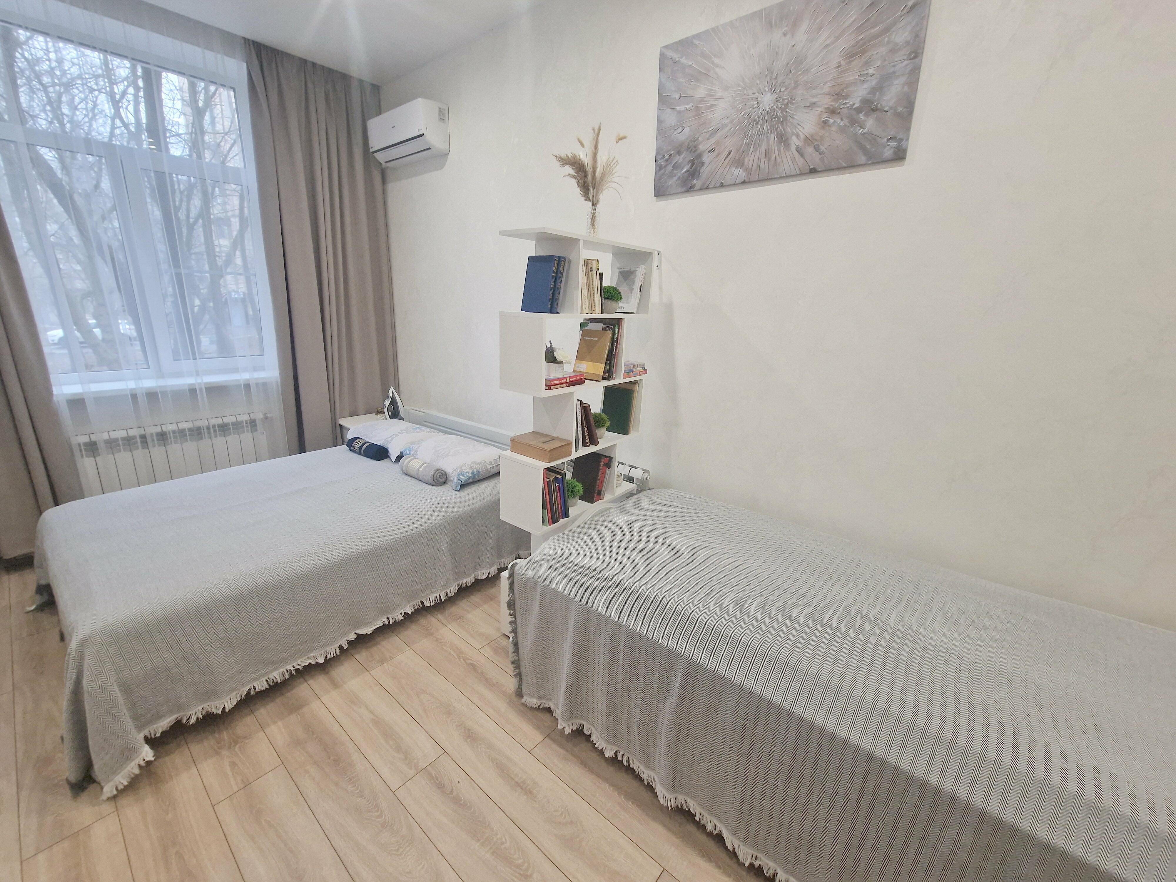 Четырехместный номер с ванной комнатой