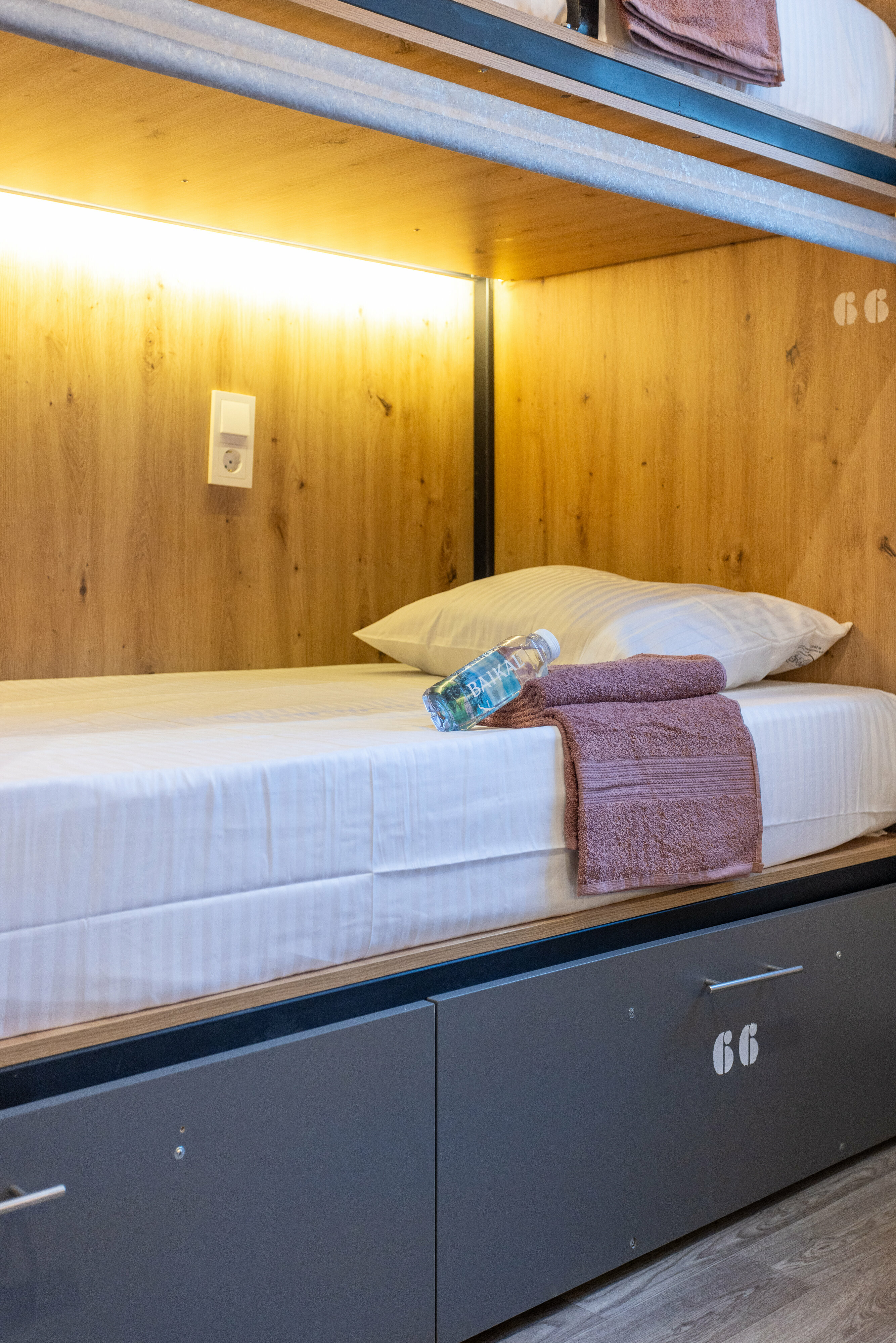 13. Кровать в общем 6-местном номере для мужчин