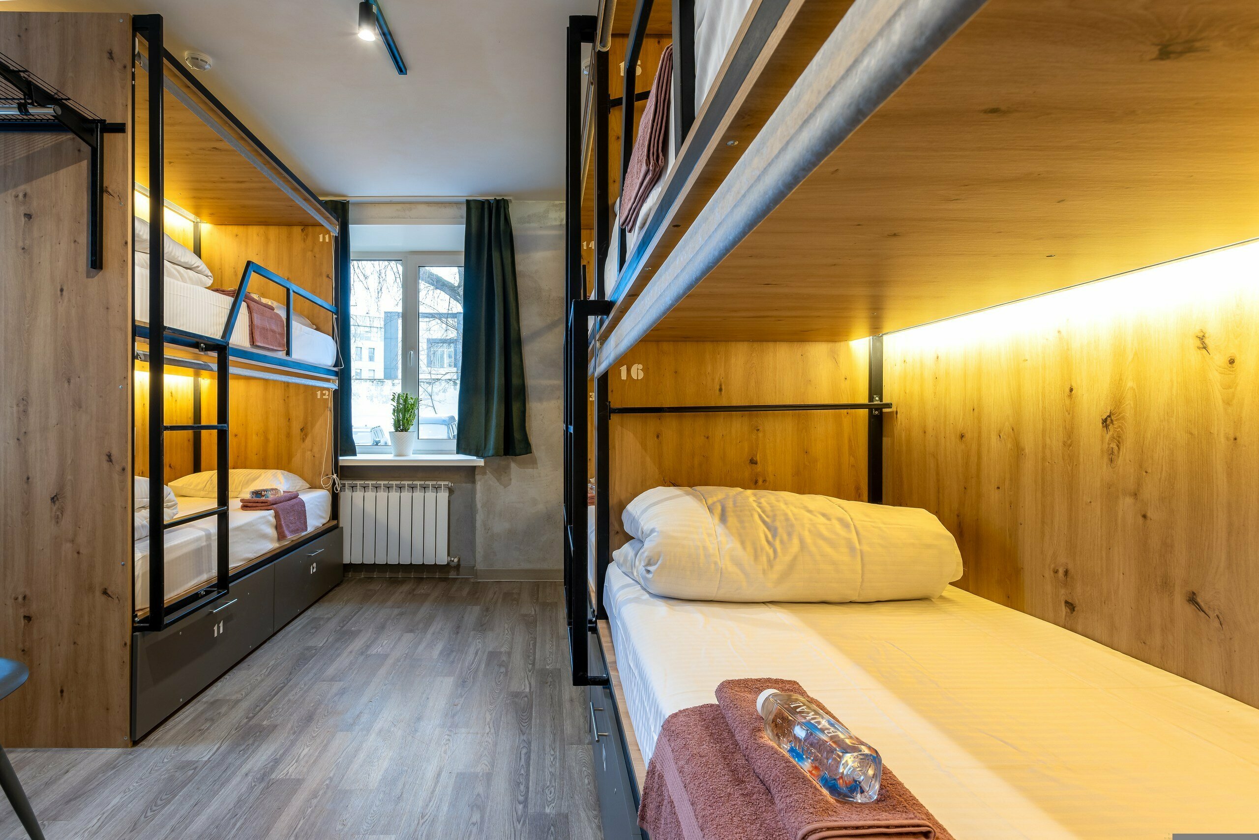 2. Кровать в общем 8-местном номере для мужчин