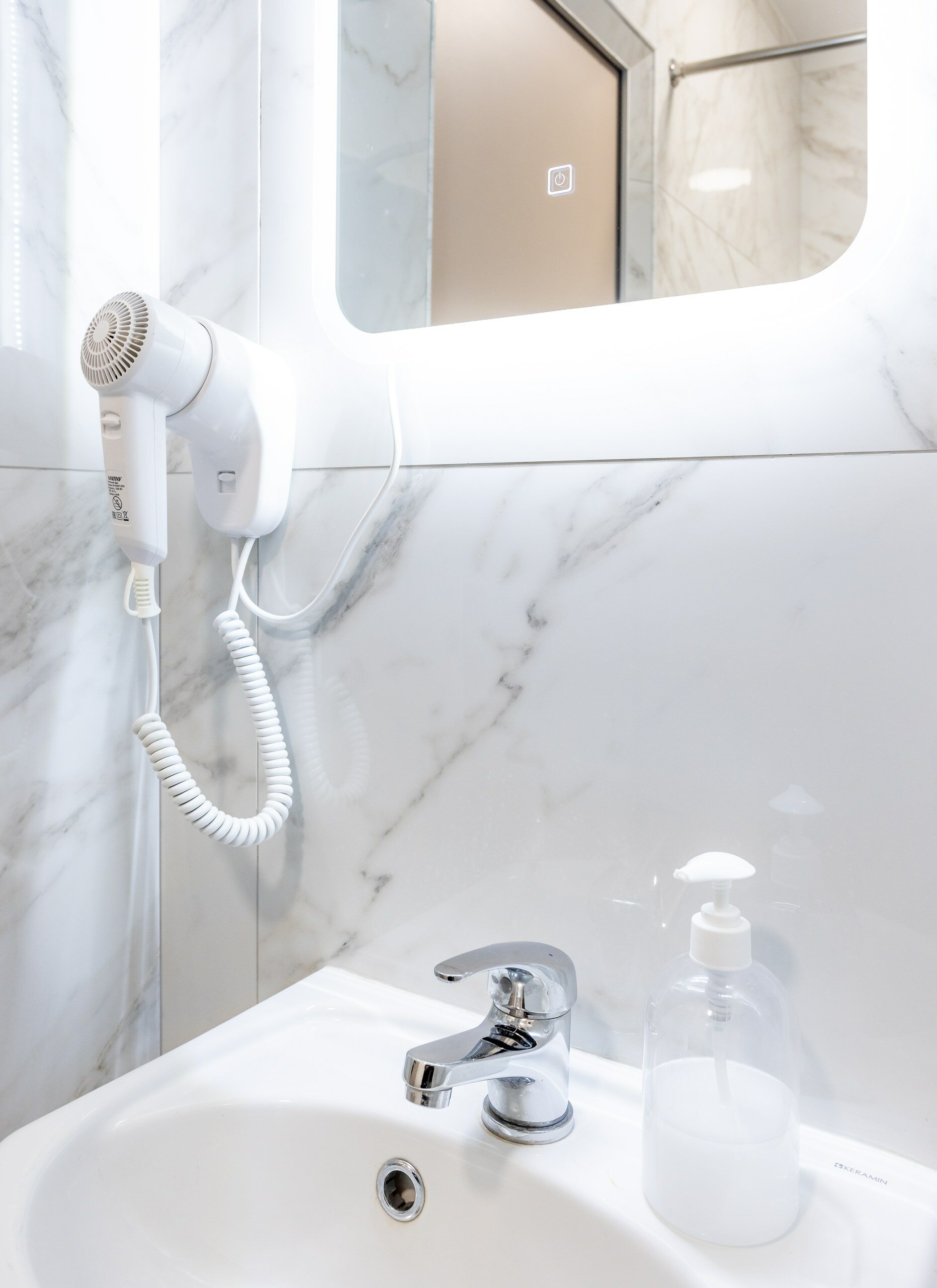 Кровать в общем 6-местном номере для женщин