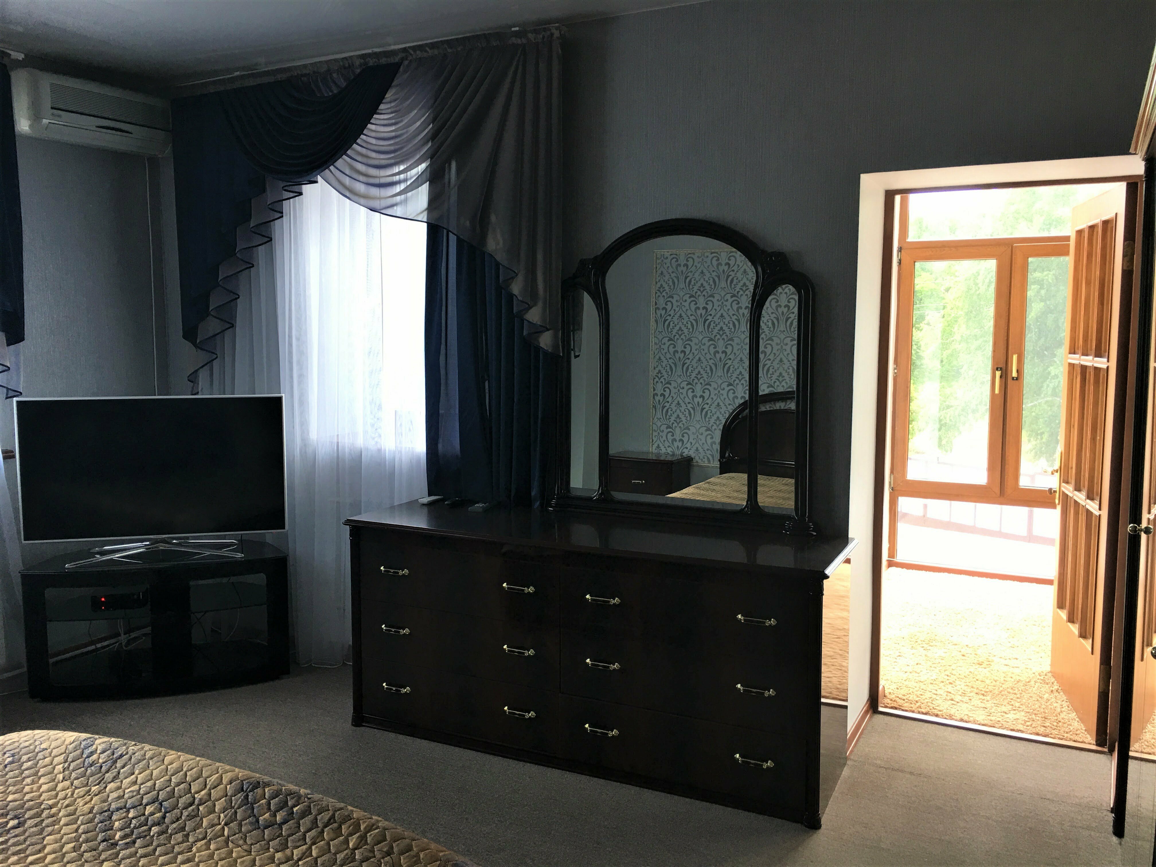 Большой дом с 4-мя спальнями