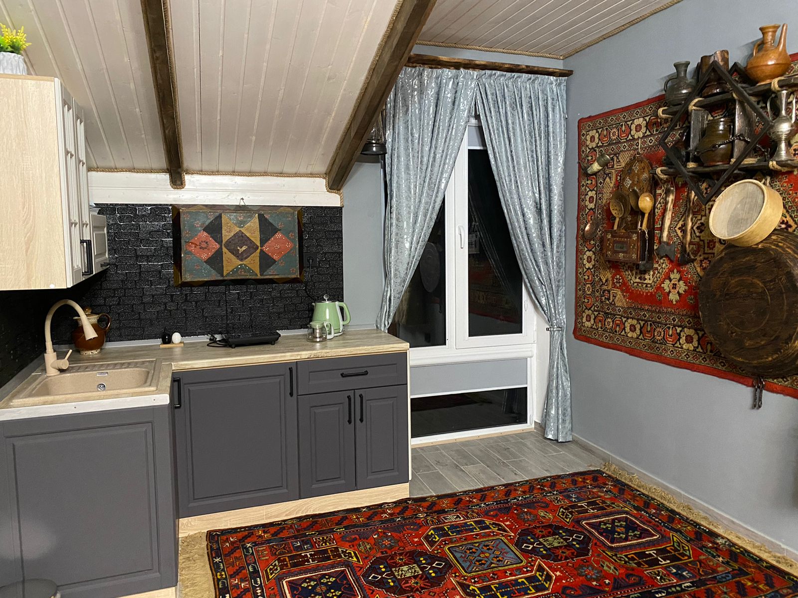 Семейный номер с видом на горы