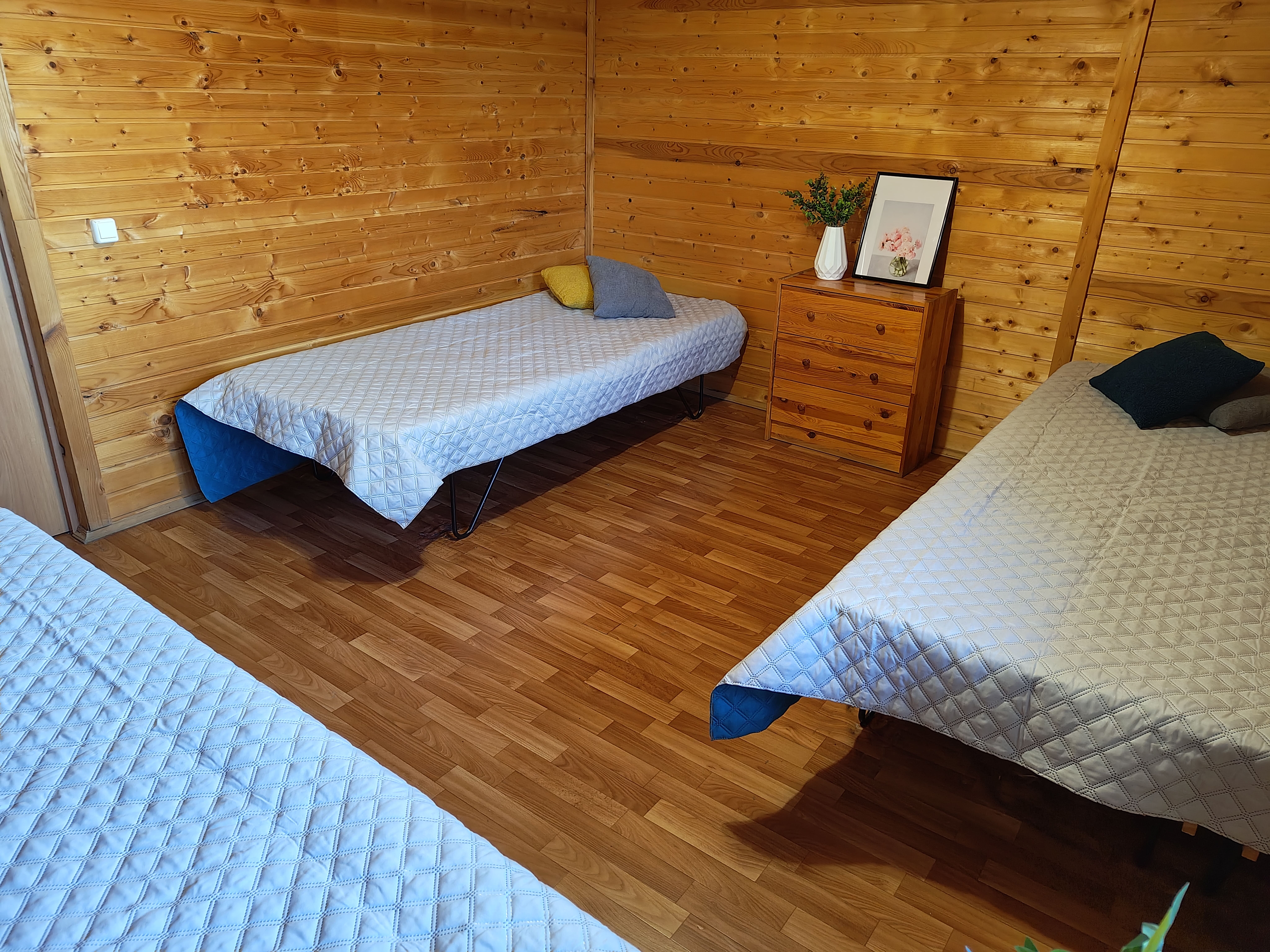 Семейный номер с видом на озеро