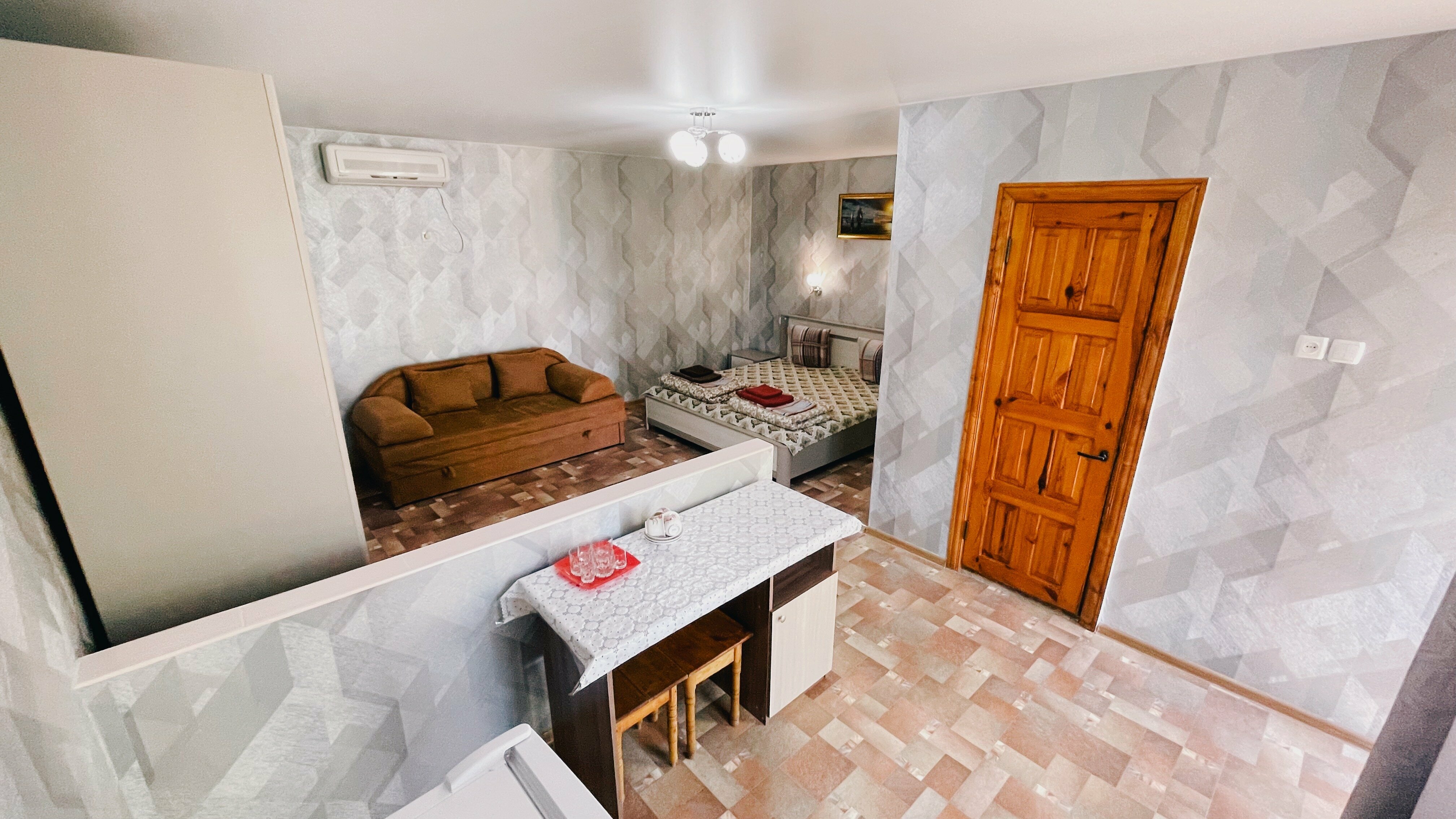 Трехместный номер с видом на бассейн