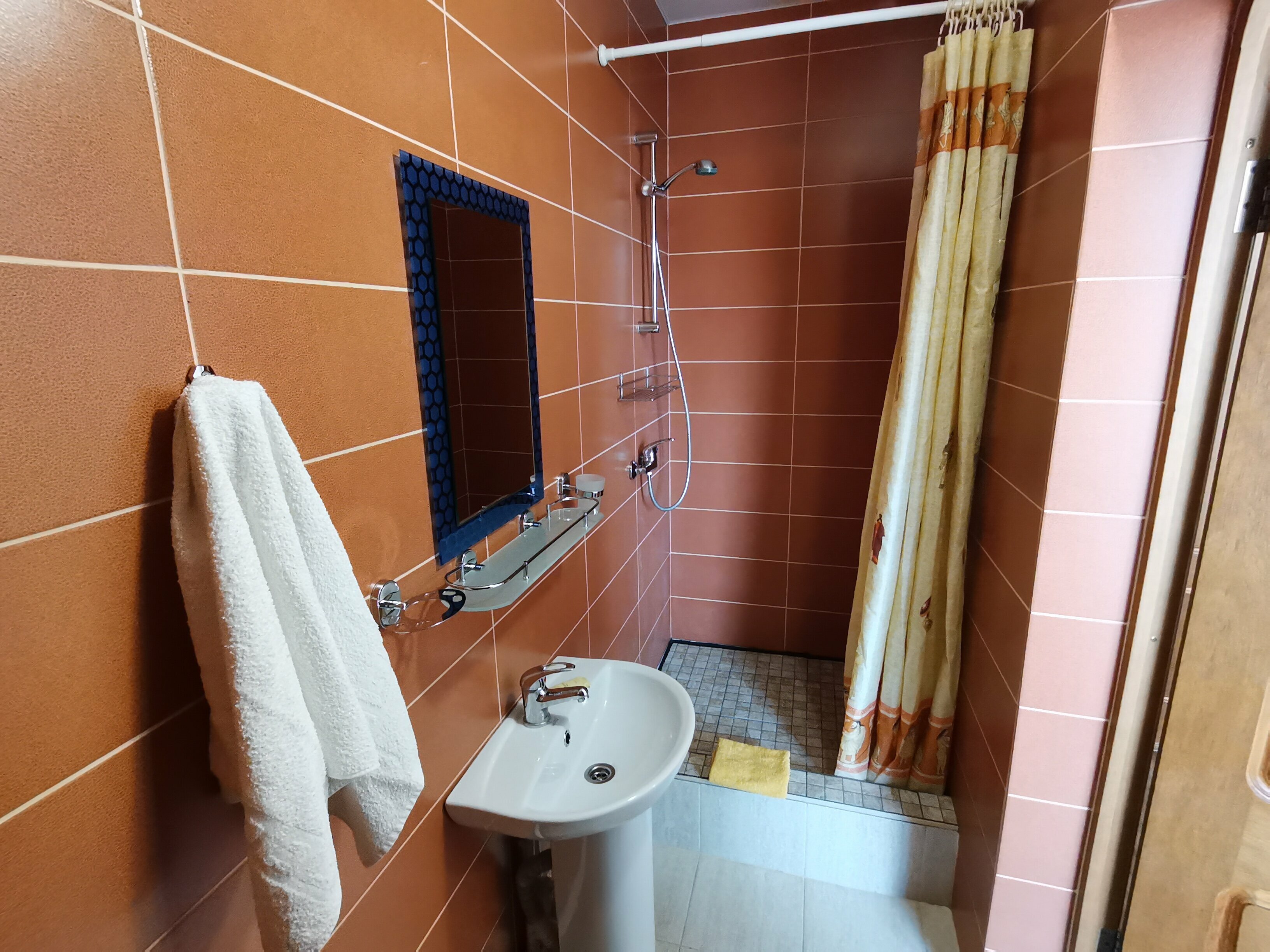 2х-местная с балконом и собственной ванной комнатой