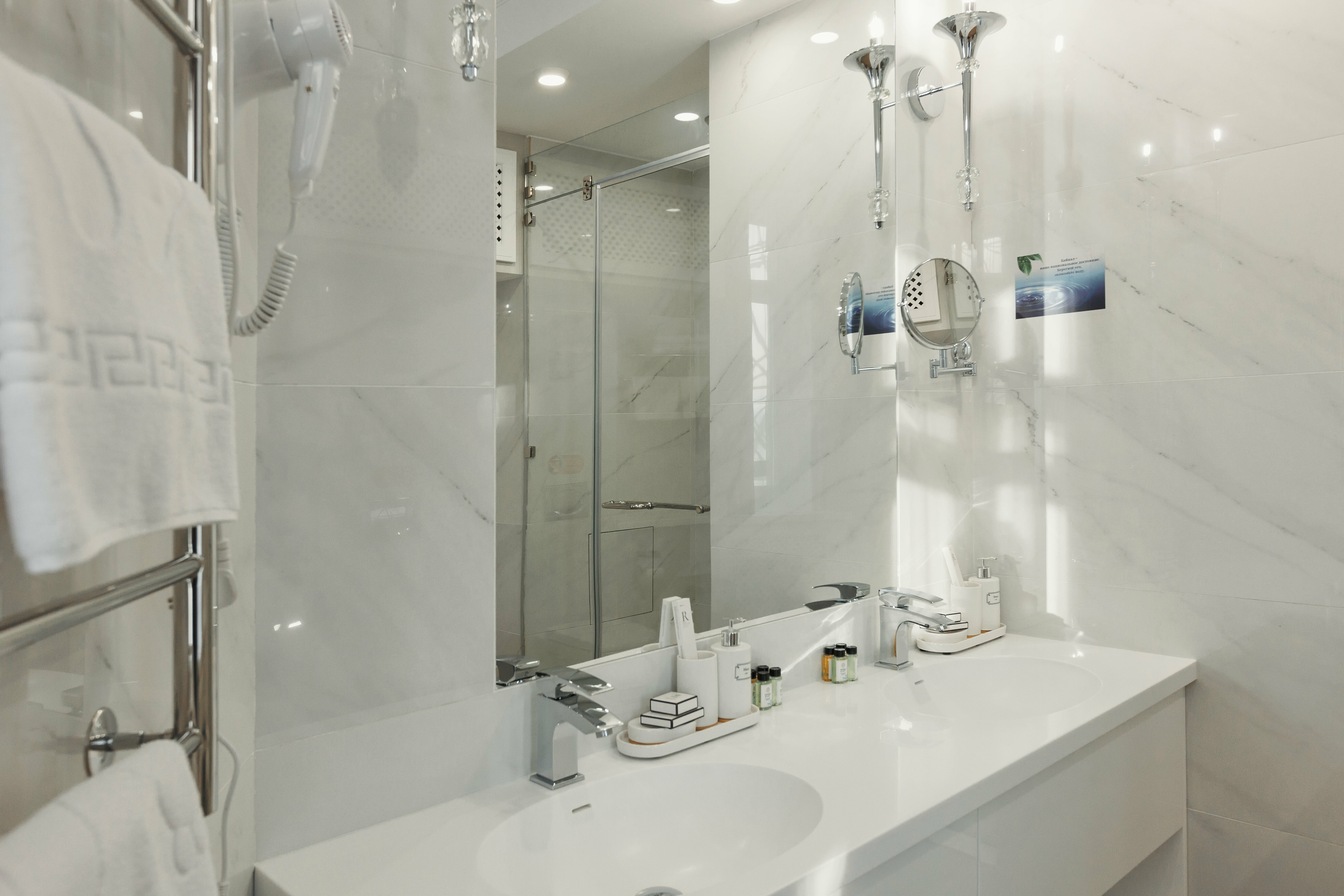 Люкс с кроватью размера «king-size» и видом на море