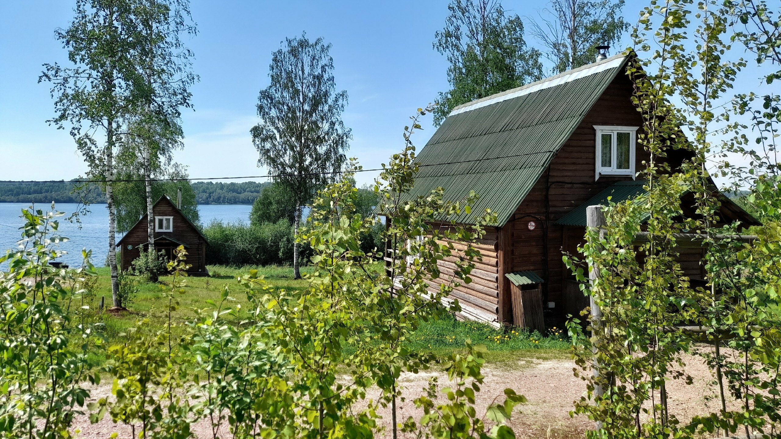 Коттедж с одной спальней, видом на озеро и балконом