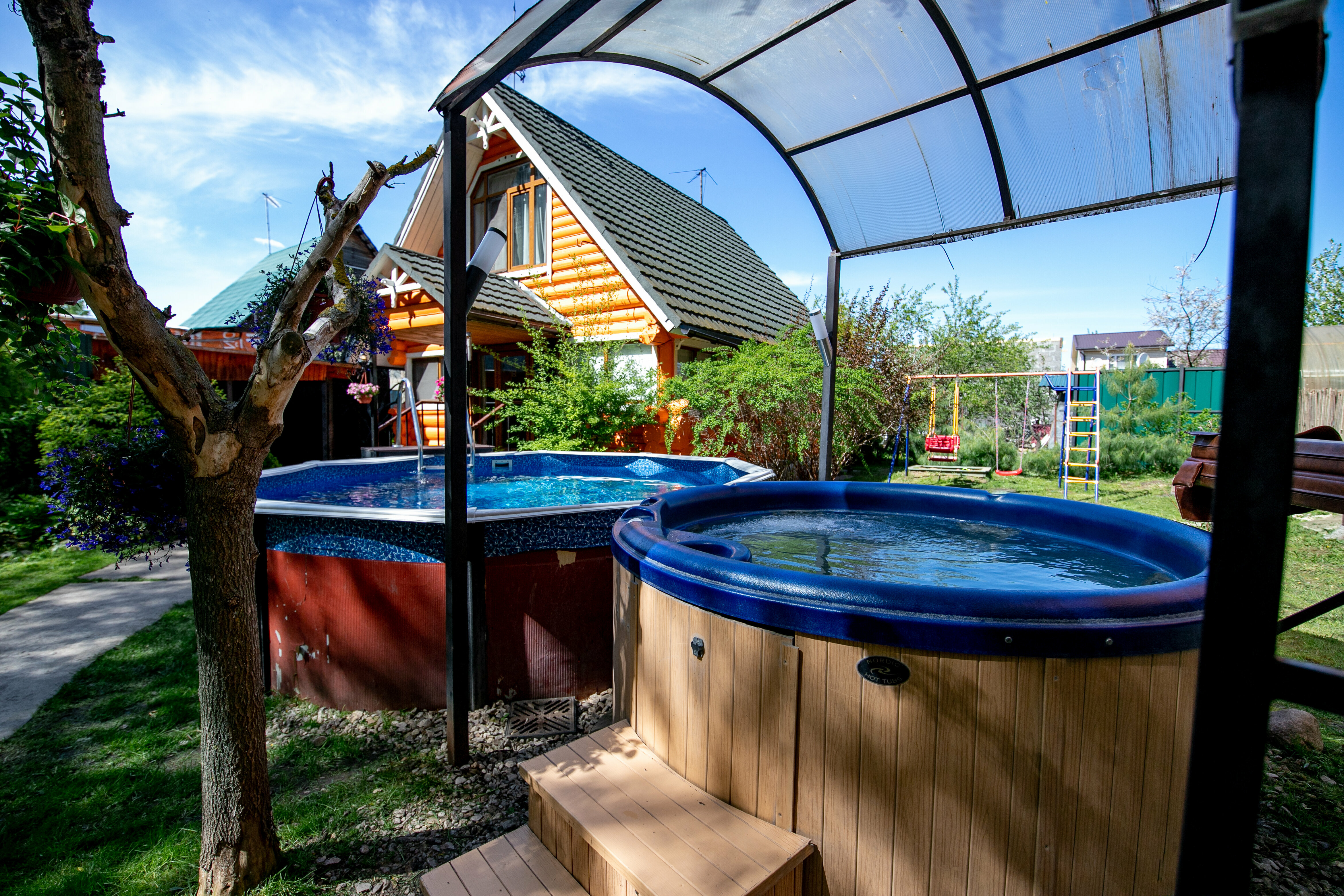 Шале Баня и SPA «Яблоневый Сад Барыбинo»  (баня и уличная джакузи в стоимости)