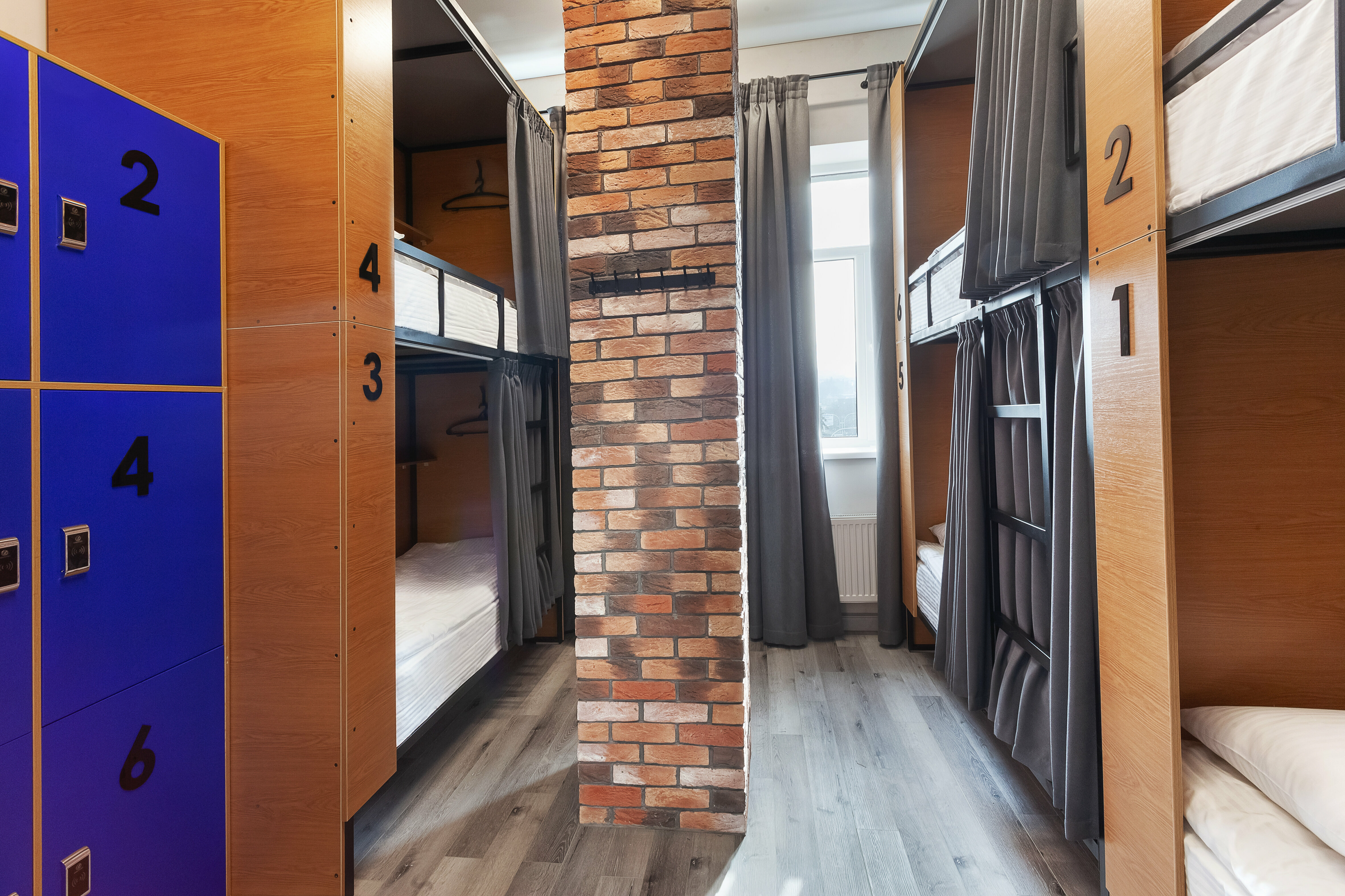 Однокомнатный 6 местный номер женский (санузел общий - на этаже)