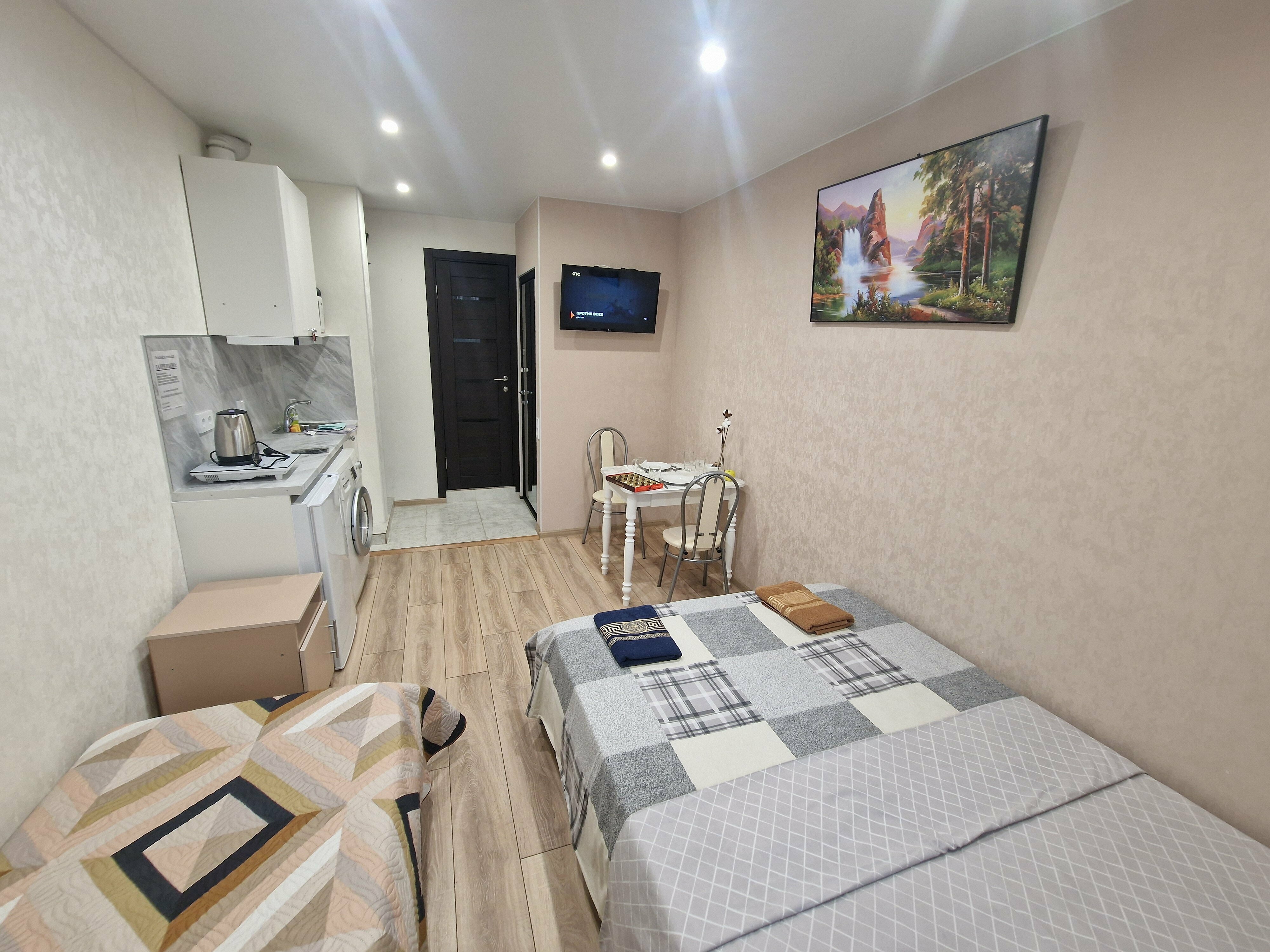 Трехместный номер с общей ванной комнатой