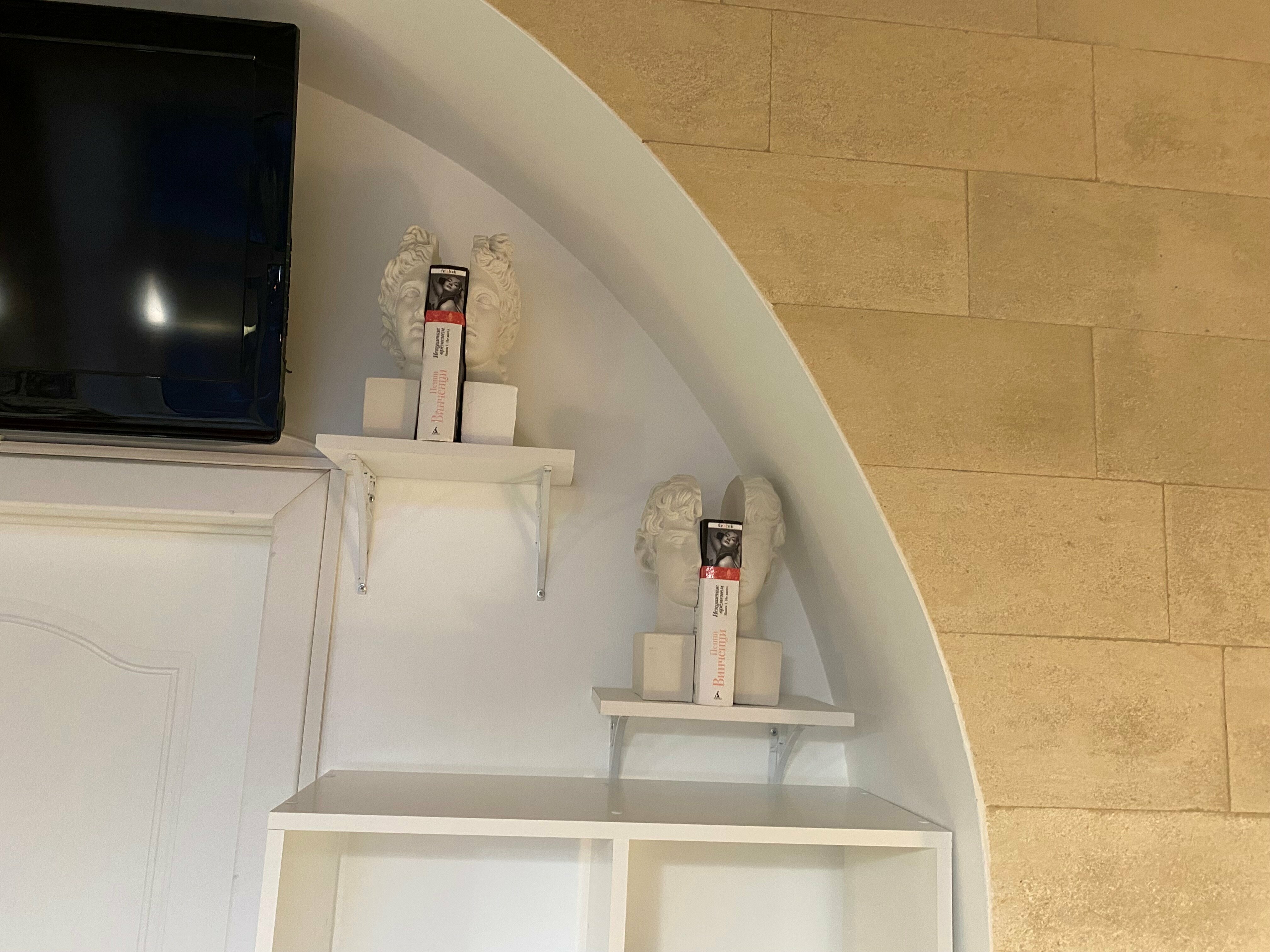 Двухместный номер с 2 отдельными кроватями и общей ванной комнатой