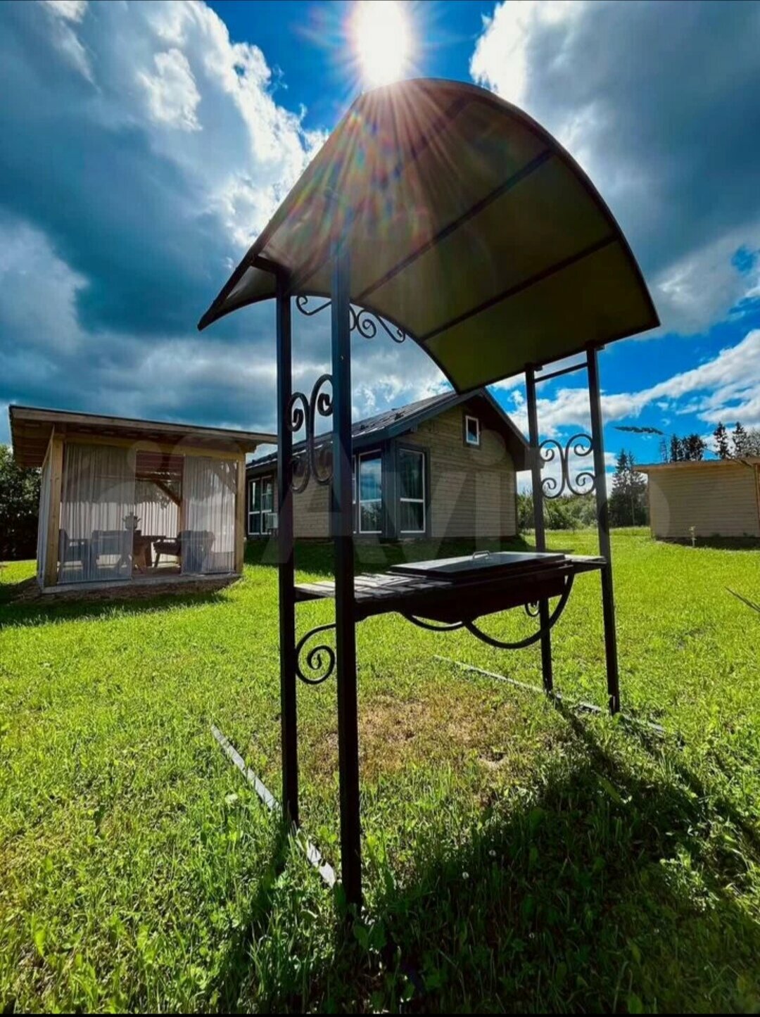 Дом с видом на лес