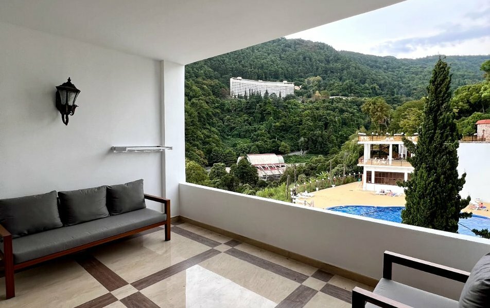 Делюкс со стороны гор корпус Адель