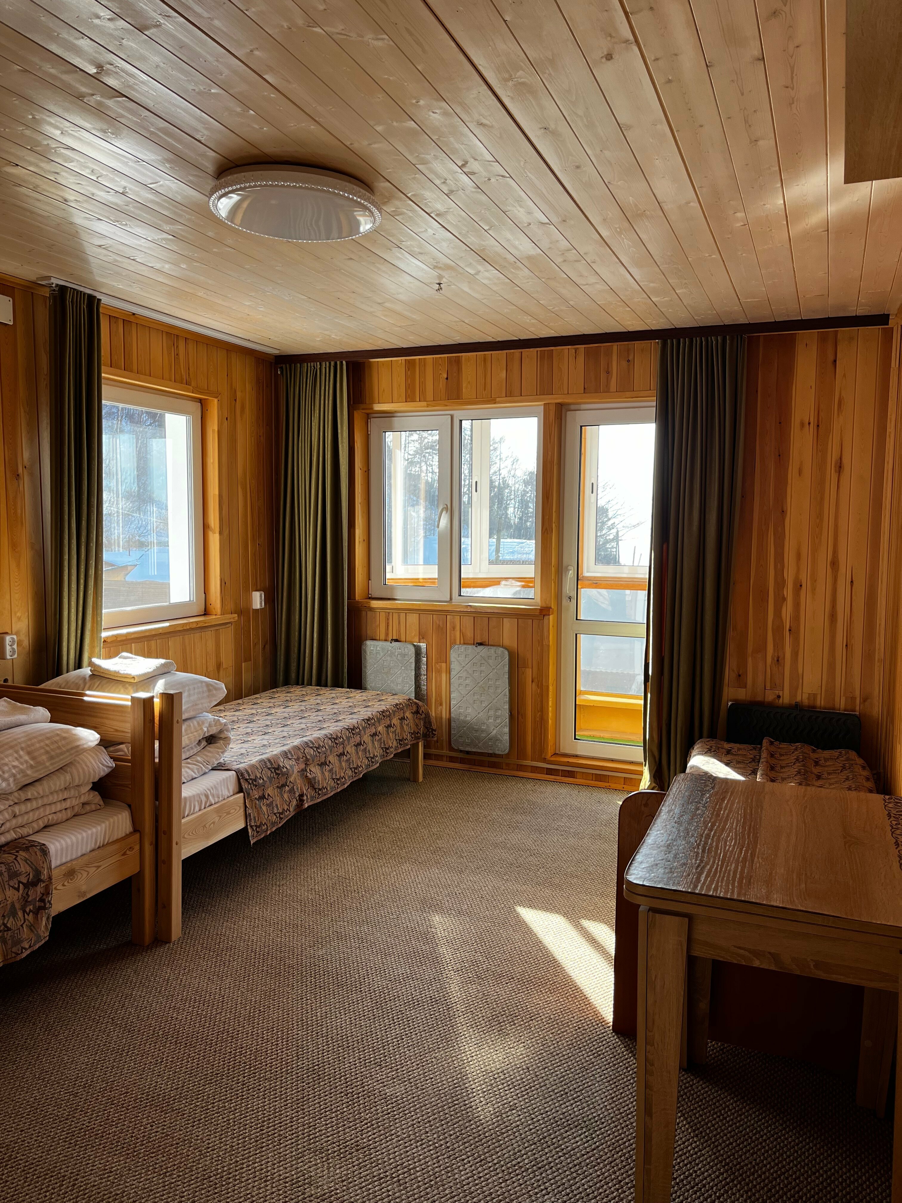 Трехместный номер «Комфорт» с душем