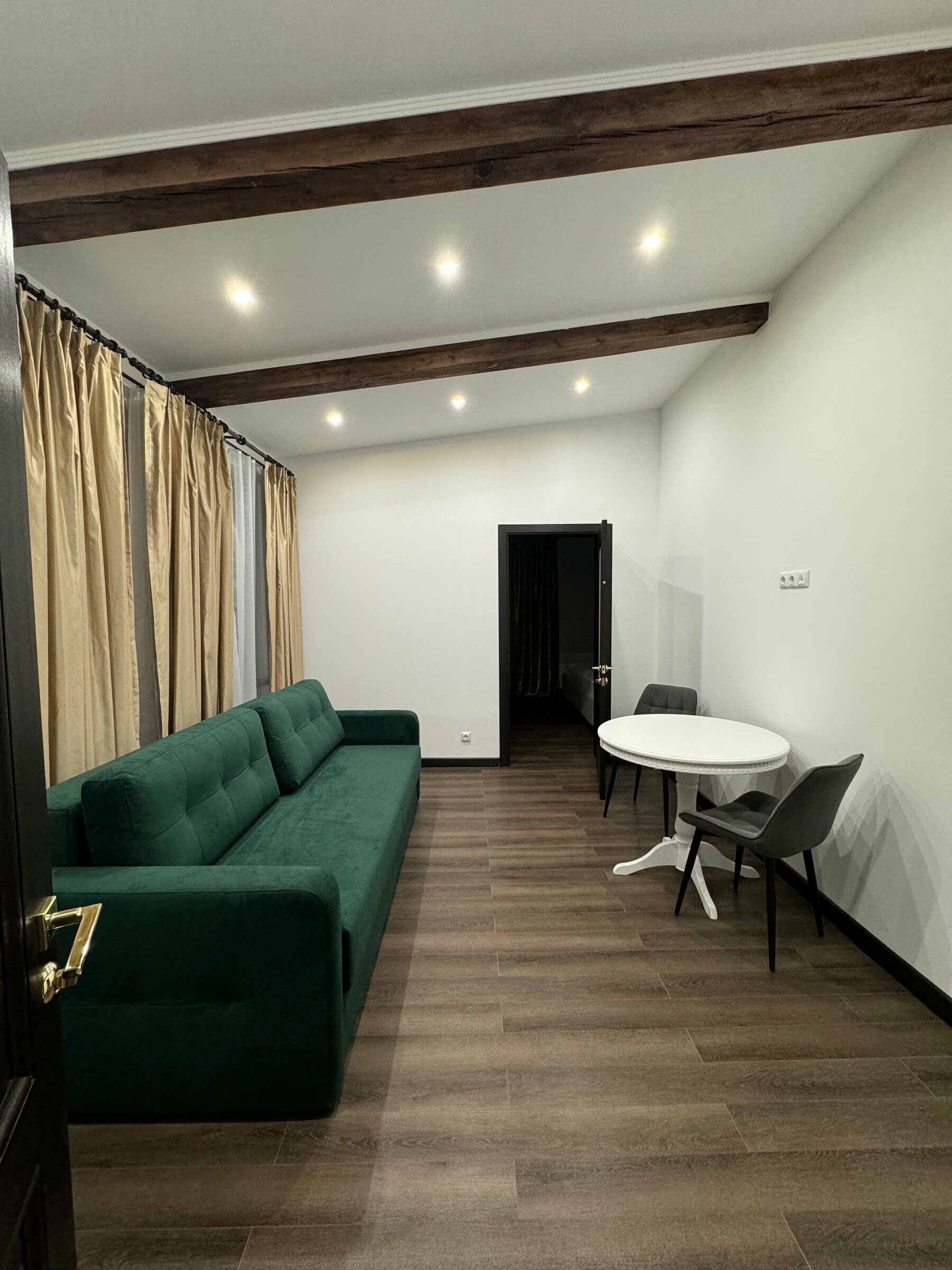 Четырехместный номер с видом на сад