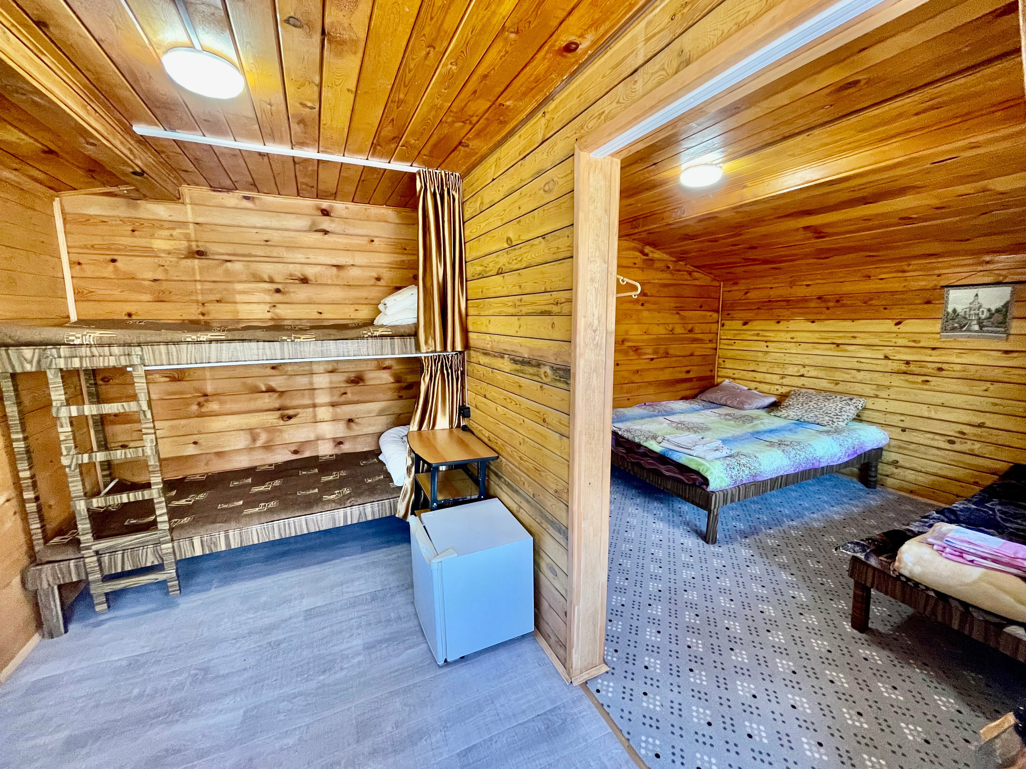 Cемейный номер с собственной ванной комнатой