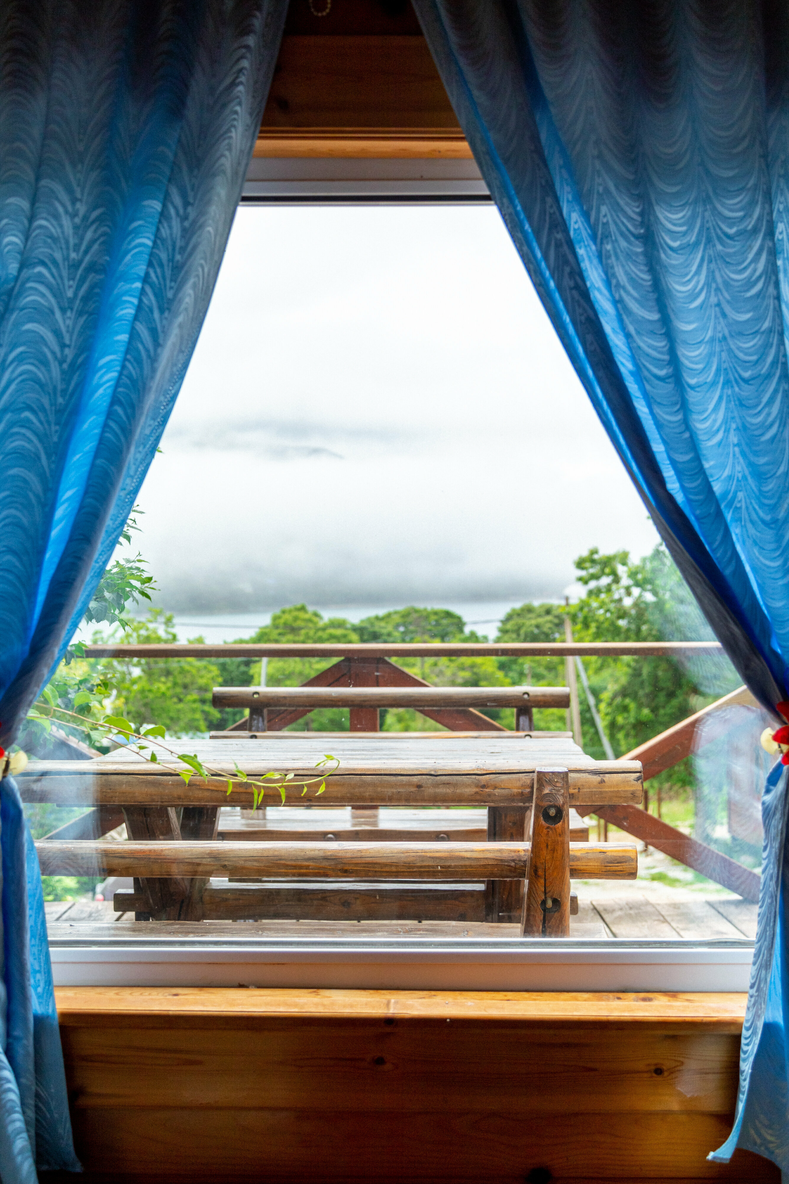 Трехместный номер с собственной ванной комнатой